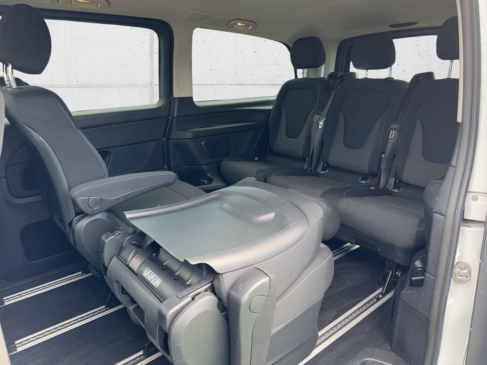 MERCEDES-BENZ V 250 d lang 4Matic 7G-Tronic-image-14