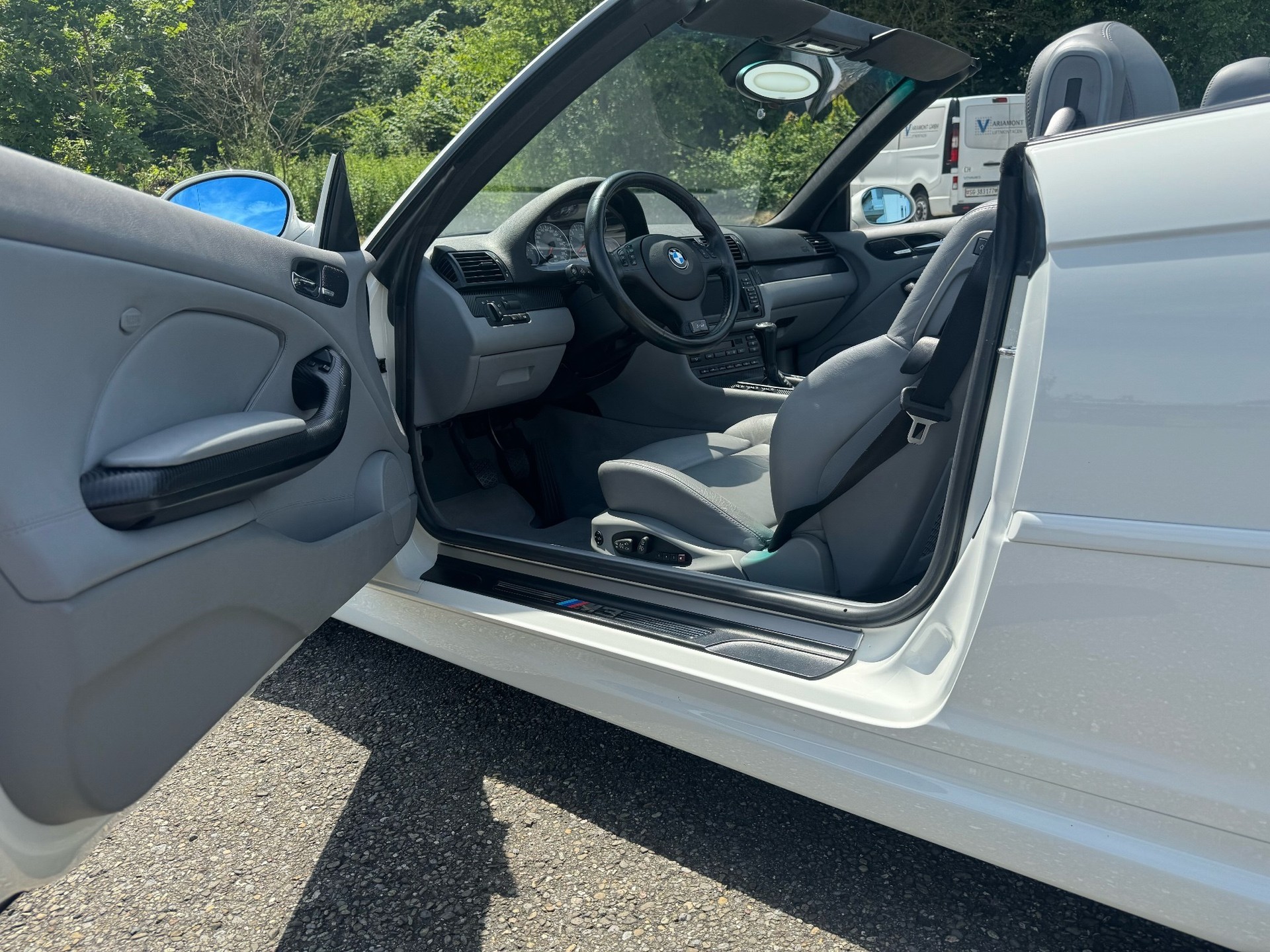 BMW M3 Cabriolet-image-11