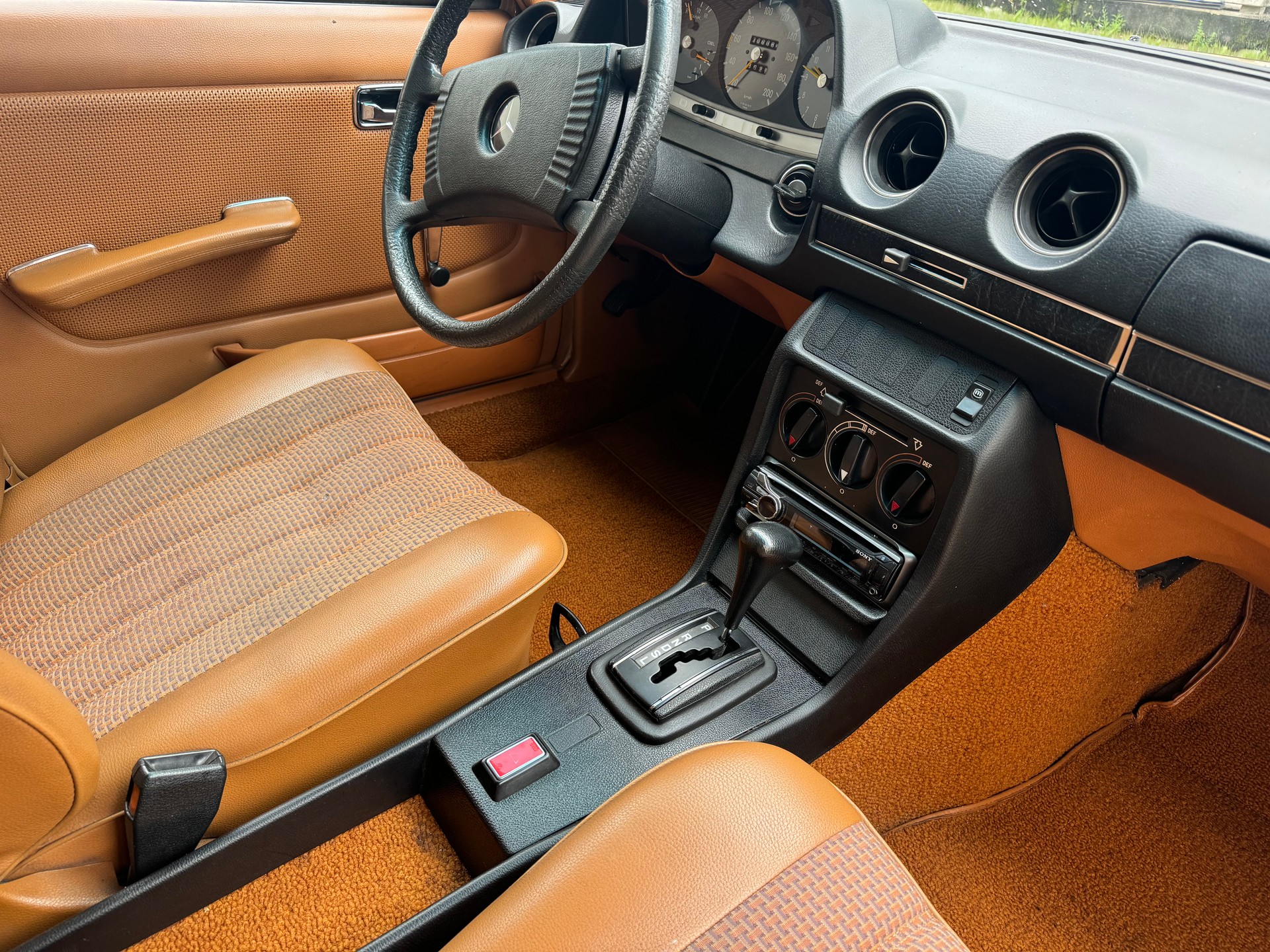 MERCEDES-BENZ 230-image-7