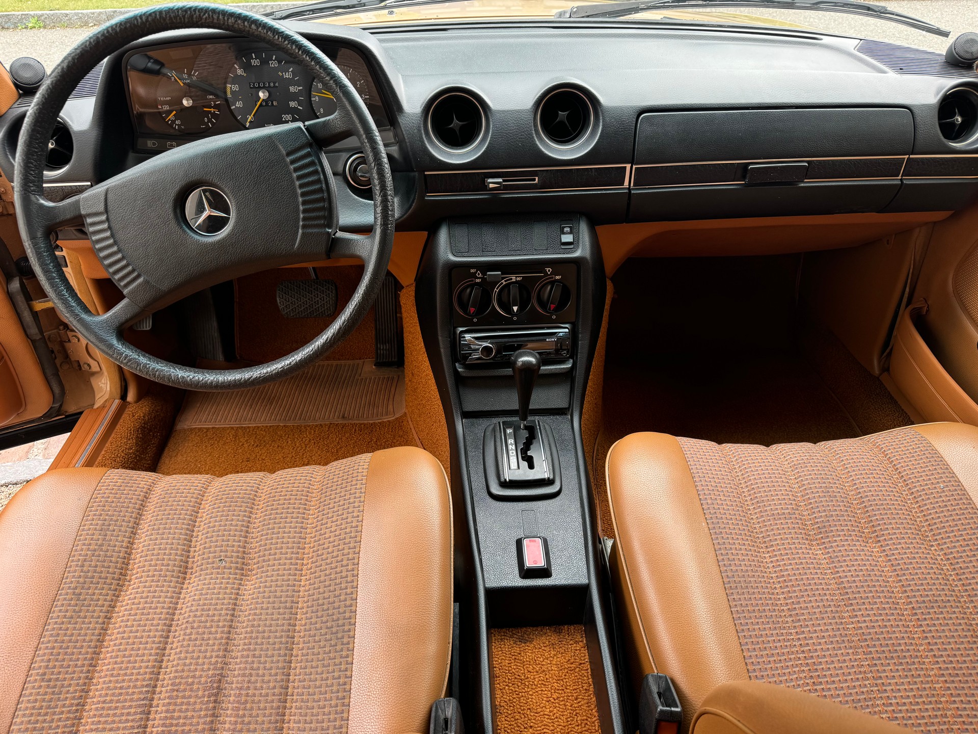 MERCEDES-BENZ 230-image-8