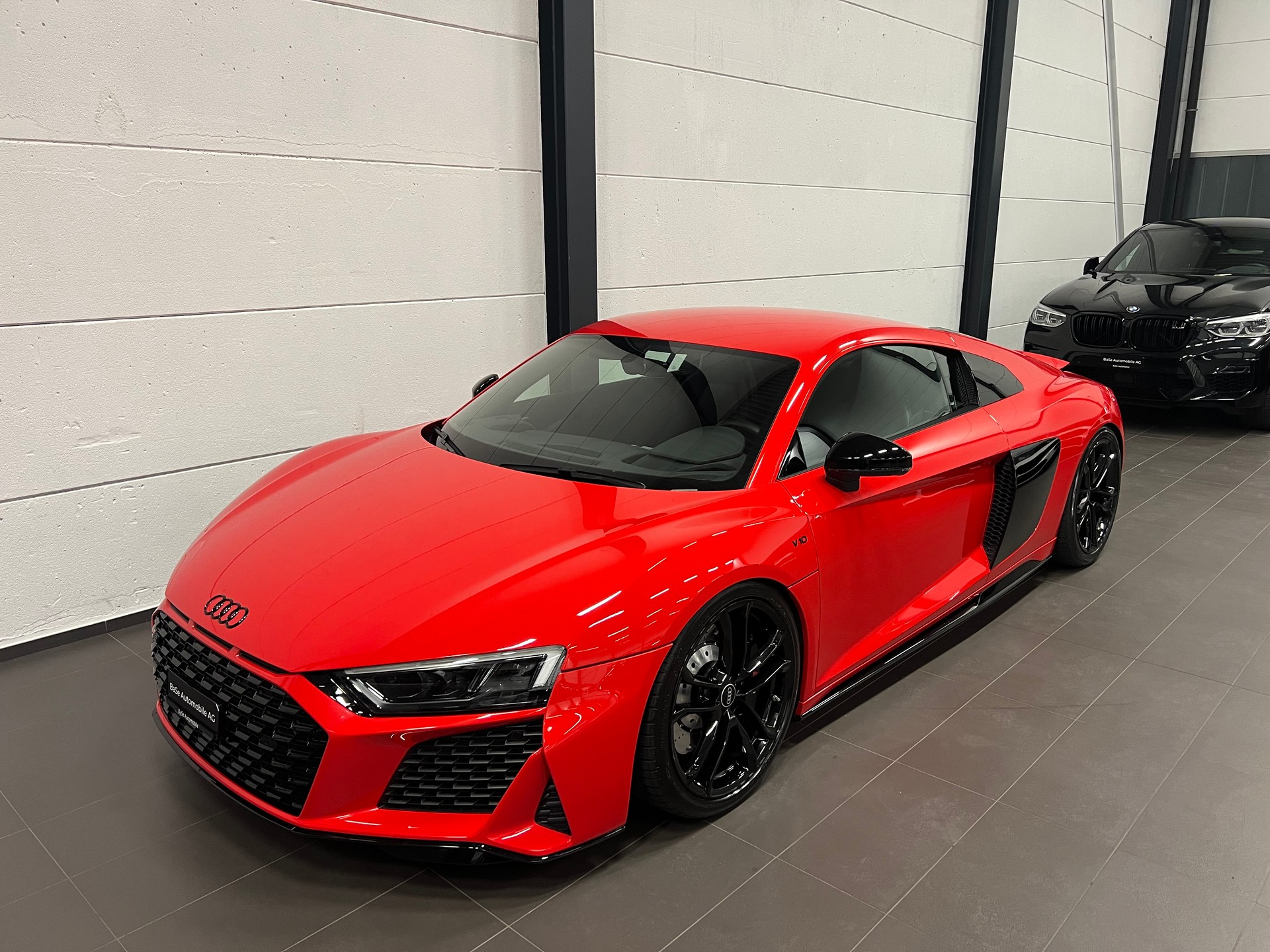 AUDI R8 Coupé RWD S-Tronic-image-2