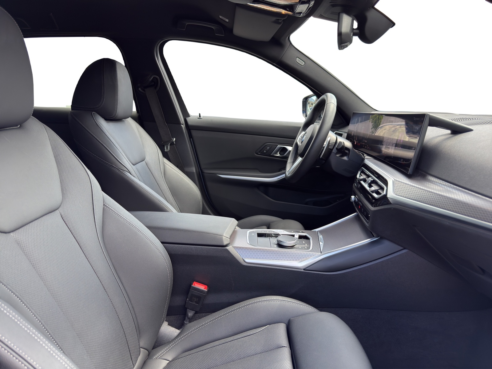 BMW 330d xDrive 48V Touring M Sport-image-14