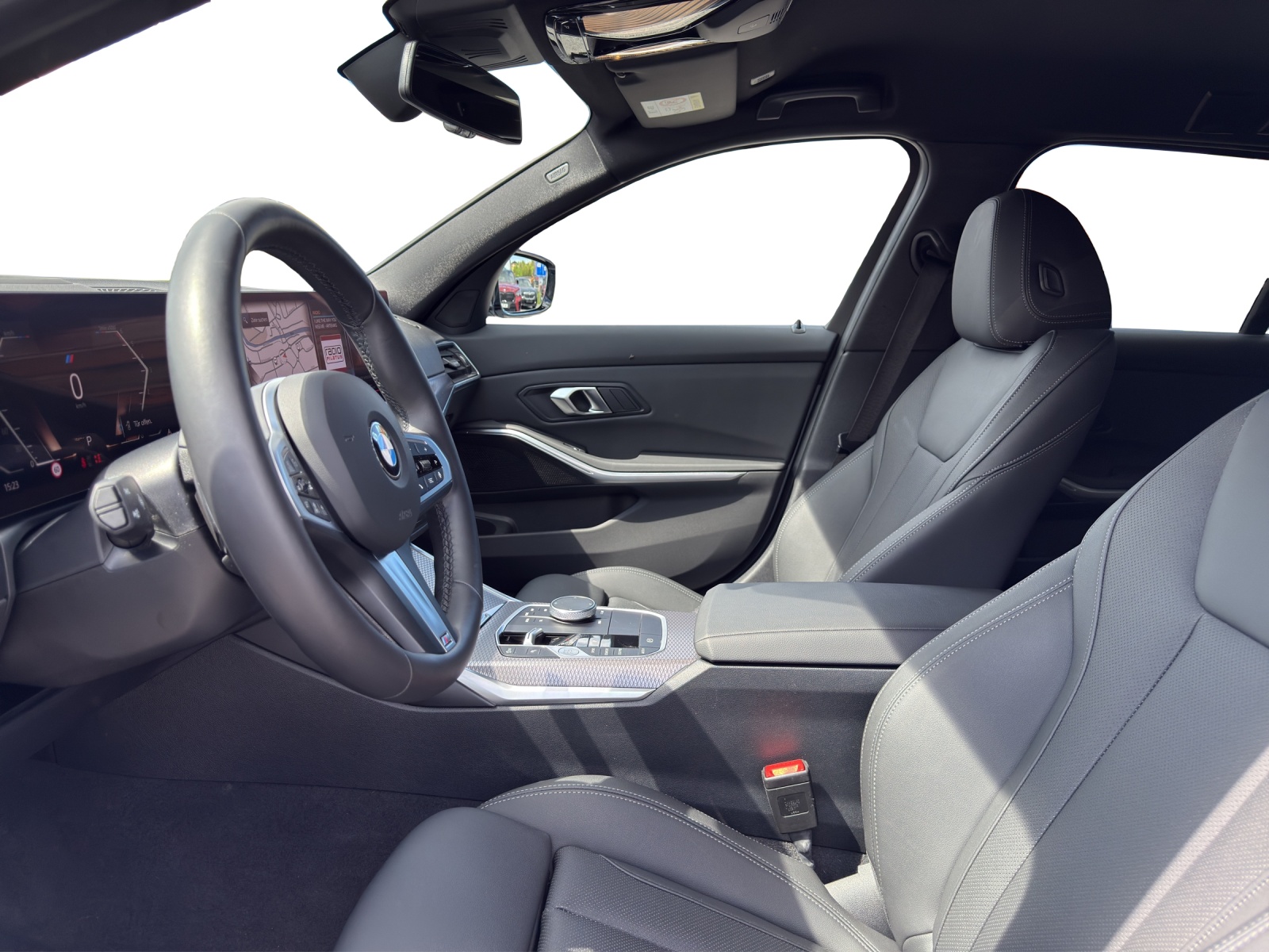 BMW 330d xDrive 48V Touring M Sport-image-8
