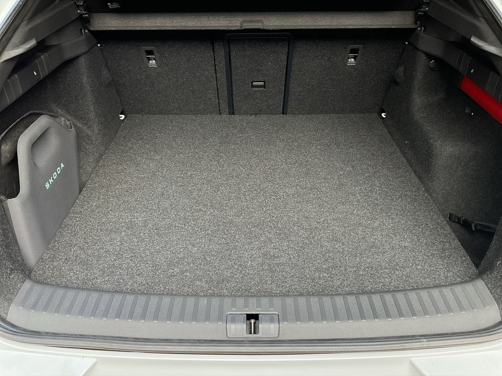 SKODA Enyaq Coupé RS 4x4-image-12