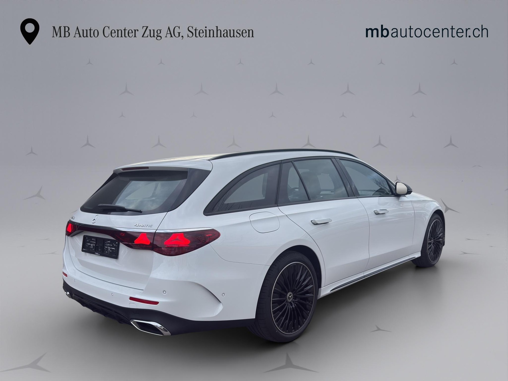 MERCEDES-BENZ E 220 d AMG Line 4matic Kombi-image-4