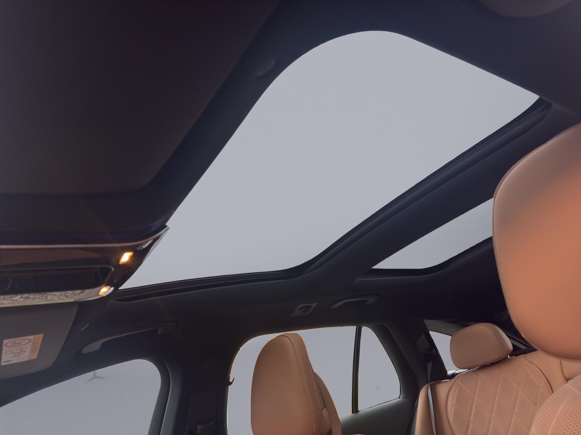 MERCEDES-BENZ E 220 d AMG Line 4matic Kombi-image-17