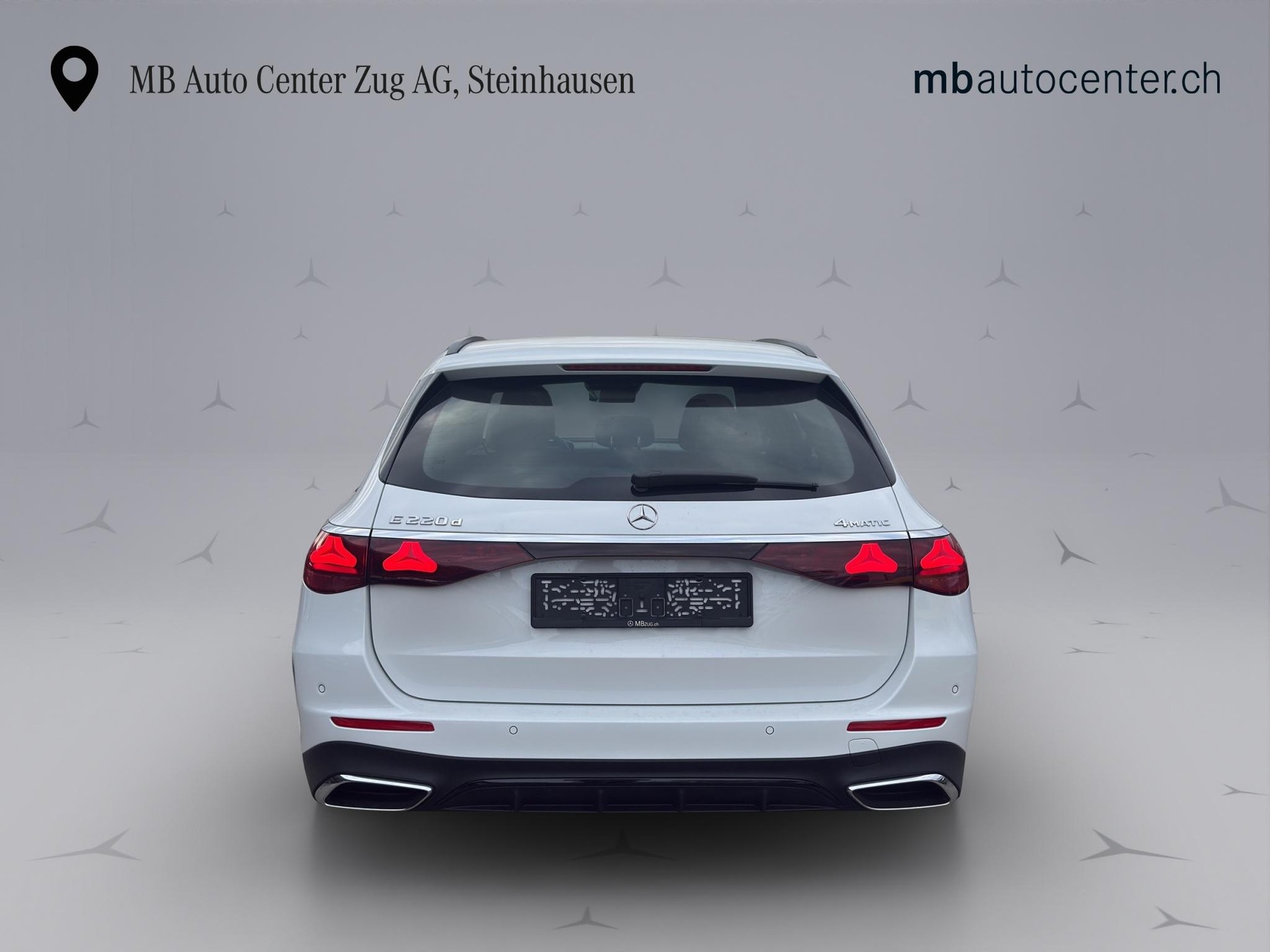 MERCEDES-BENZ E 220 d AMG Line 4matic Kombi-image-3
