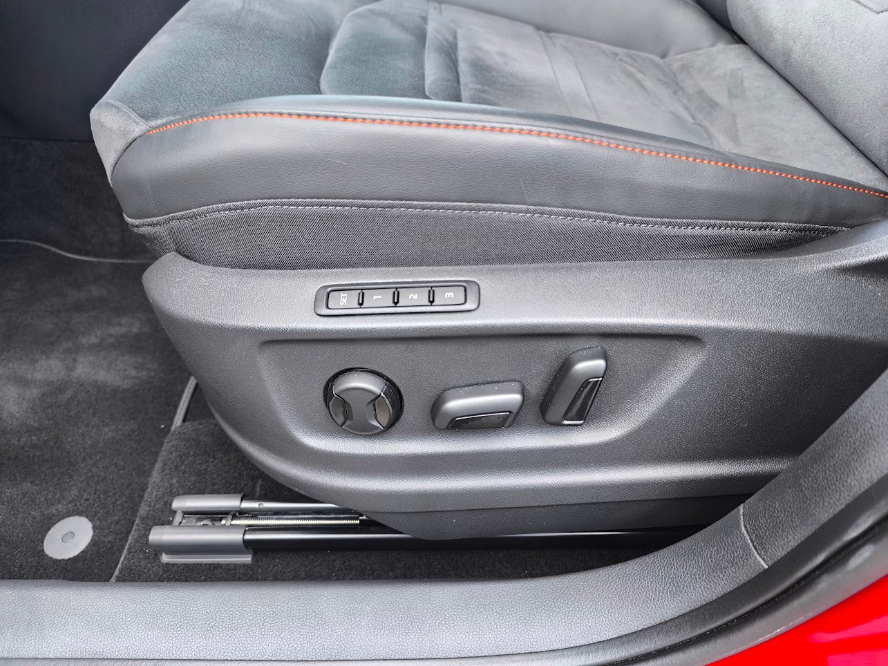 SEAT Ateca 2.0 TSI Hola FR 4Drive DSG-image-14