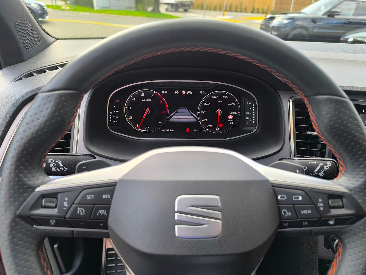 SEAT Ateca 2.0 TSI Hola FR 4Drive DSG-image-11