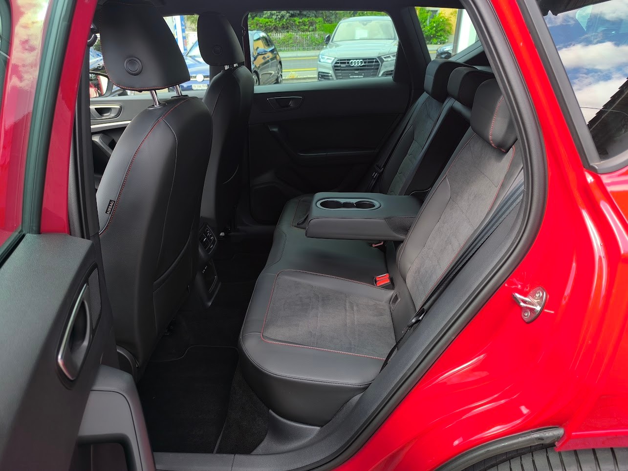 SEAT Ateca 2.0 TSI Hola FR 4Drive DSG-image-7
