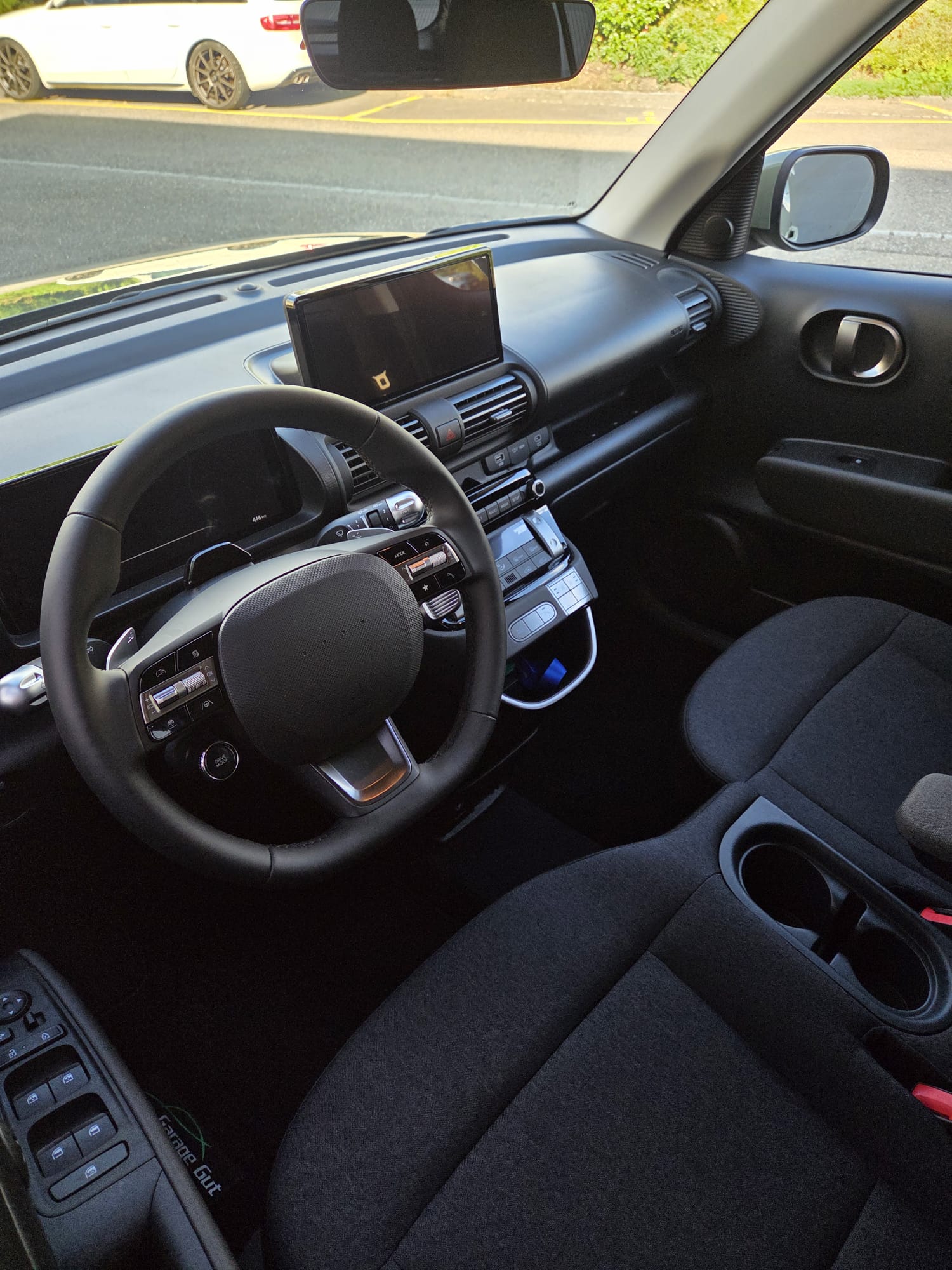 HYUNDAI Inster 49kWh Amplia-image-5