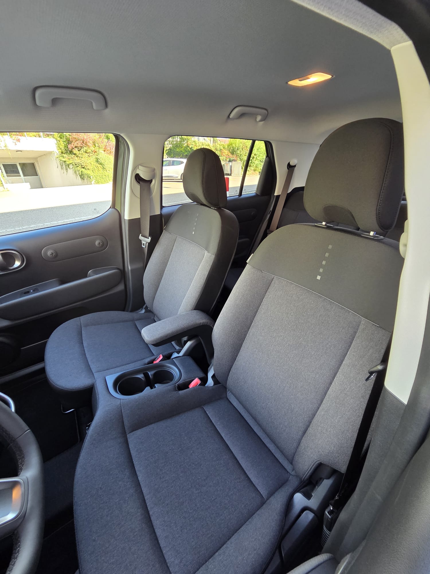 HYUNDAI Inster 49kWh Amplia-image-9
