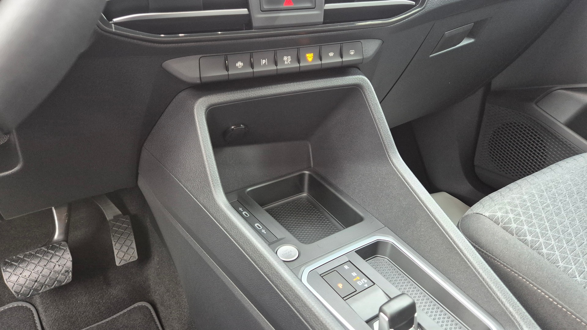 FORD Tourneo Connect 1.5 EcoBoost Titanium Automat-image-10