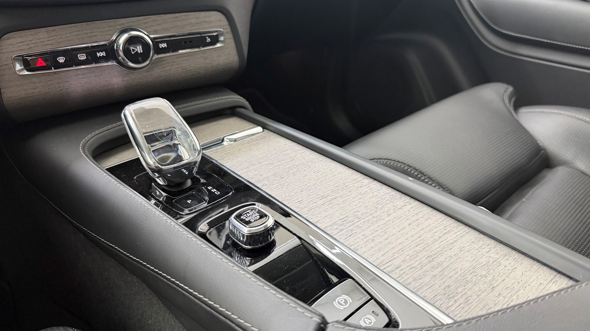 VOLVO XC90 2.0 T8 TE Ultimate Dark 7-image-15