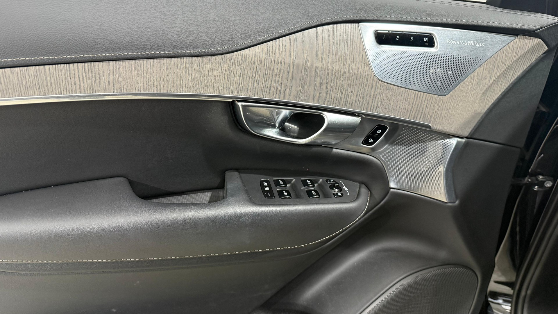 VOLVO XC90 2.0 T8 TE Ultimate Dark 7-image-11