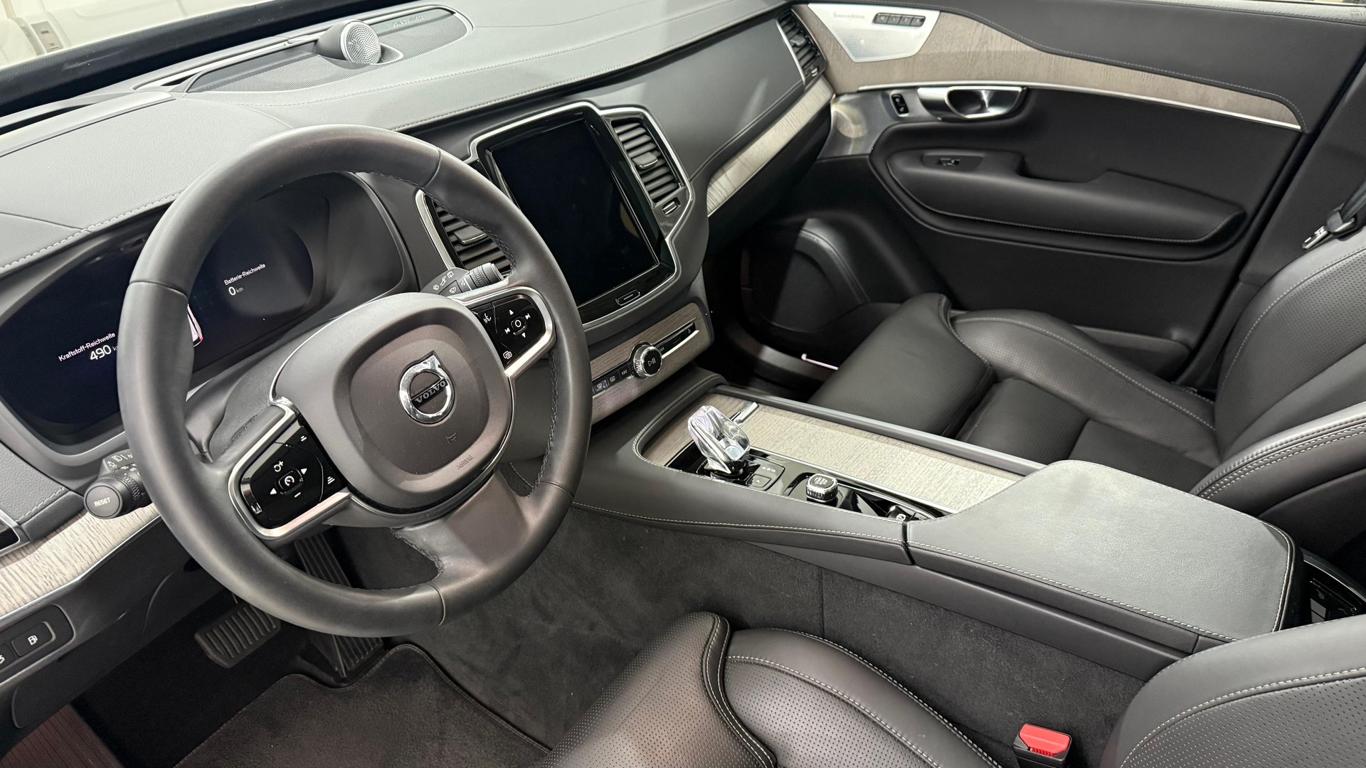 VOLVO XC90 2.0 T8 TE Ultimate Dark 7-image-3