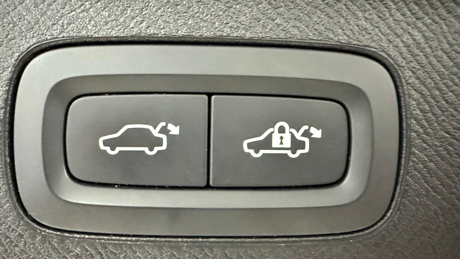 VOLVO XC90 2.0 T8 TE Ultimate Dark 7-image-15
