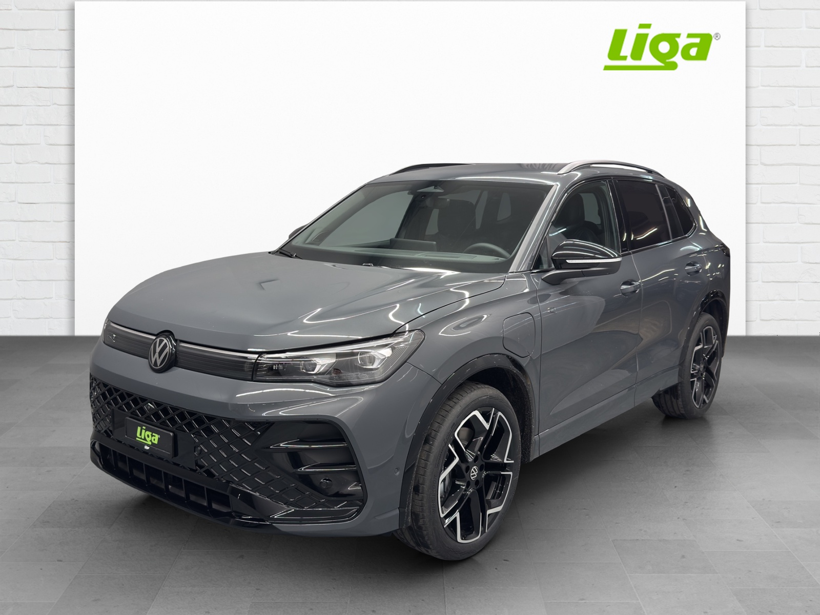 VW Tiguan 1.5 TSI PHEV R-Line DSG-image-1
