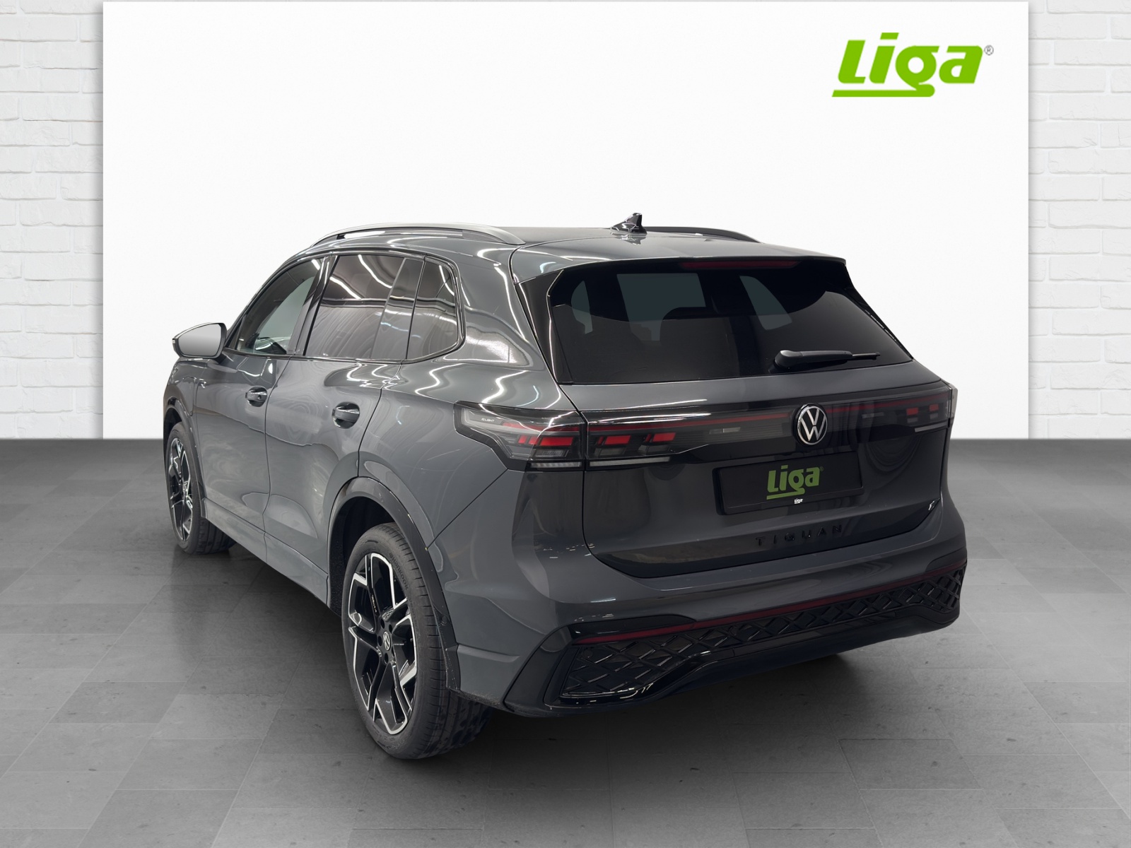 VW Tiguan 1.5 TSI PHEV R-Line DSG-image-3