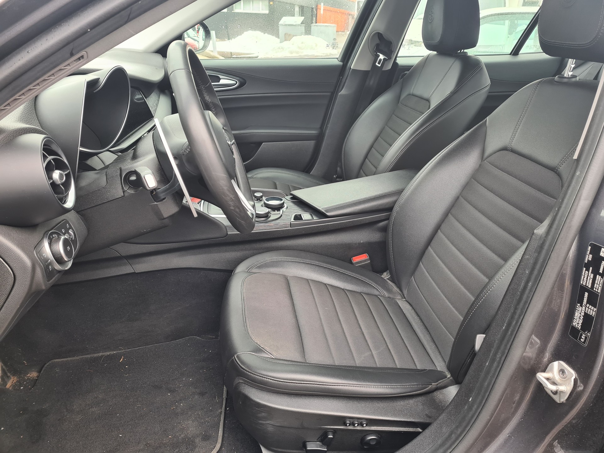 ALFA ROMEO Giulia 2.2 JTDM Business Automatic Q4-image-8