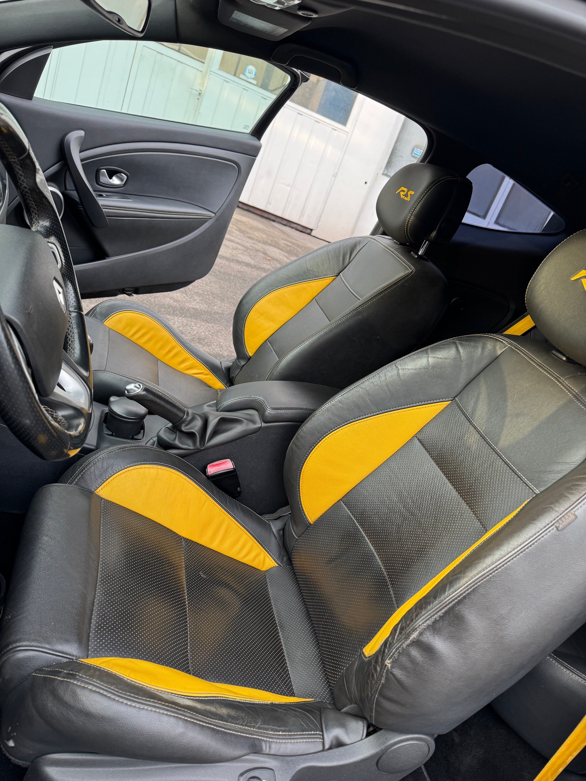 RENAULT Mégane Coupé 2.0 16V Turbo RS-image-8