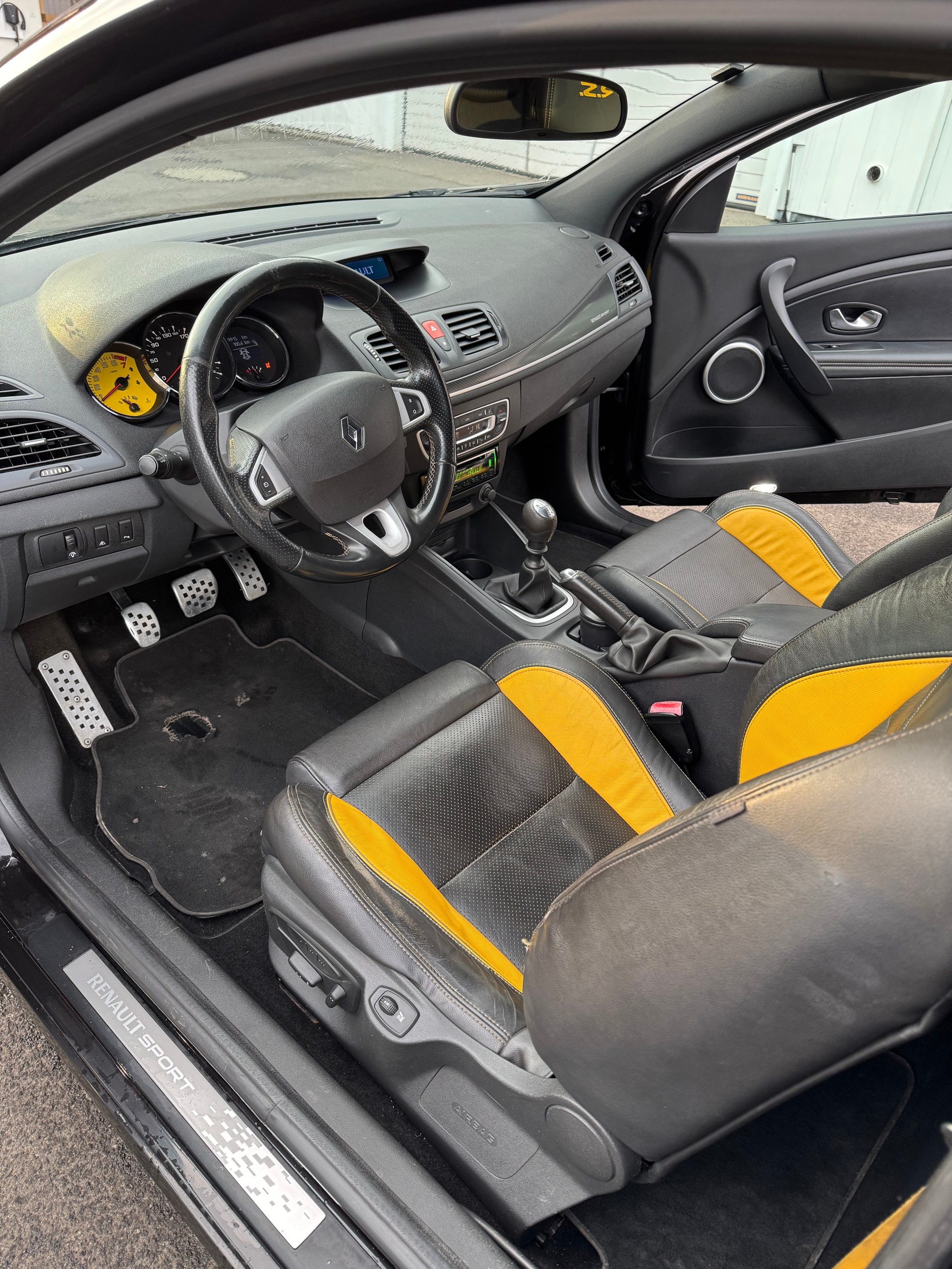 RENAULT Mégane Coupé 2.0 16V Turbo RS-image-7