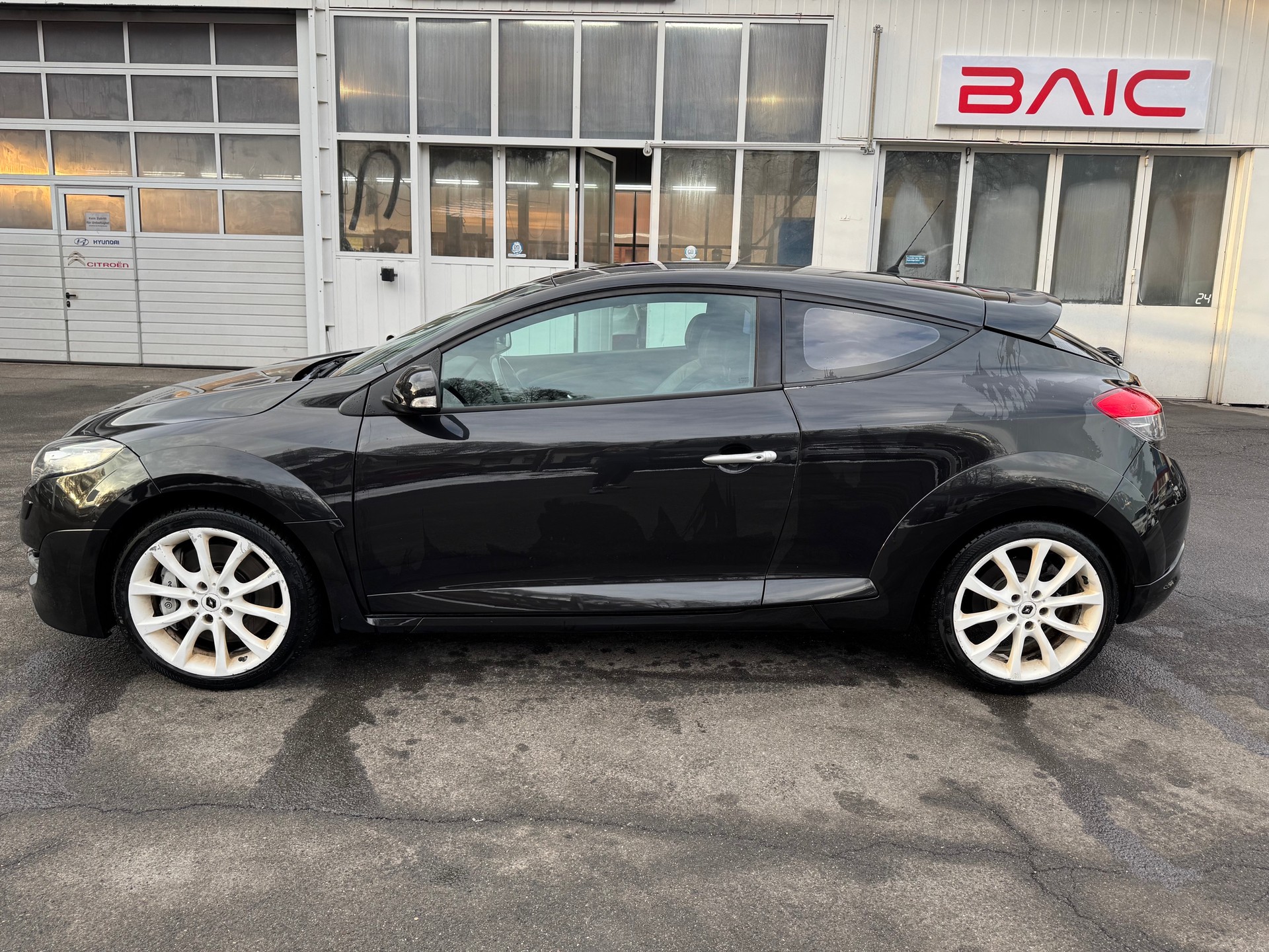 RENAULT Mégane Coupé 2.0 16V Turbo RS-image-12