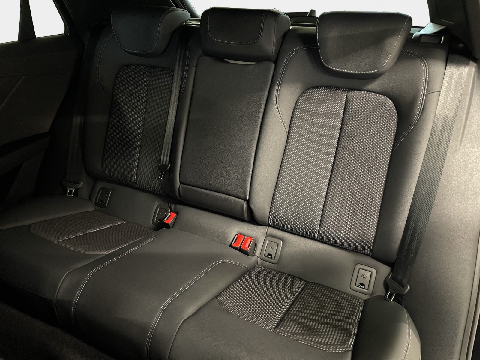 AUDI Q2 40 TFSI advanced Attraction quattro S-tronic-image-11