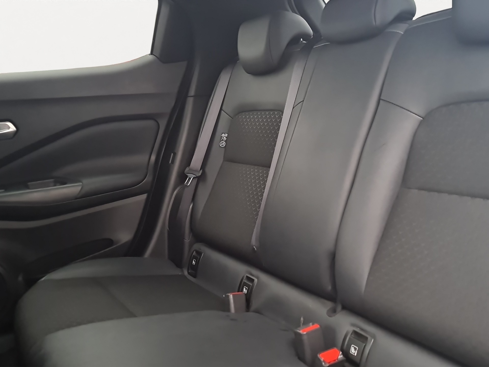 NISSAN Juke 1.6 FHEV N-Connecta-image-14