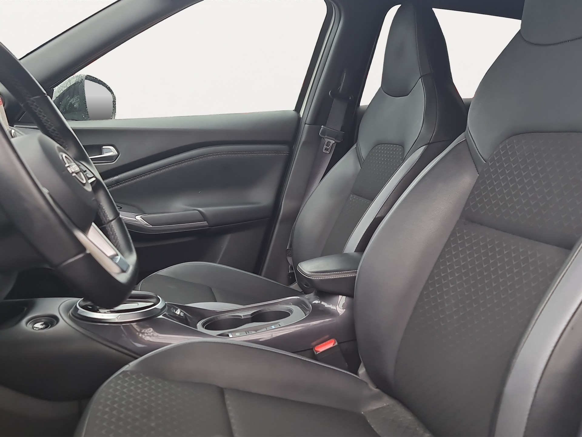 NISSAN Juke 1.6 FHEV N-Connecta-image-12