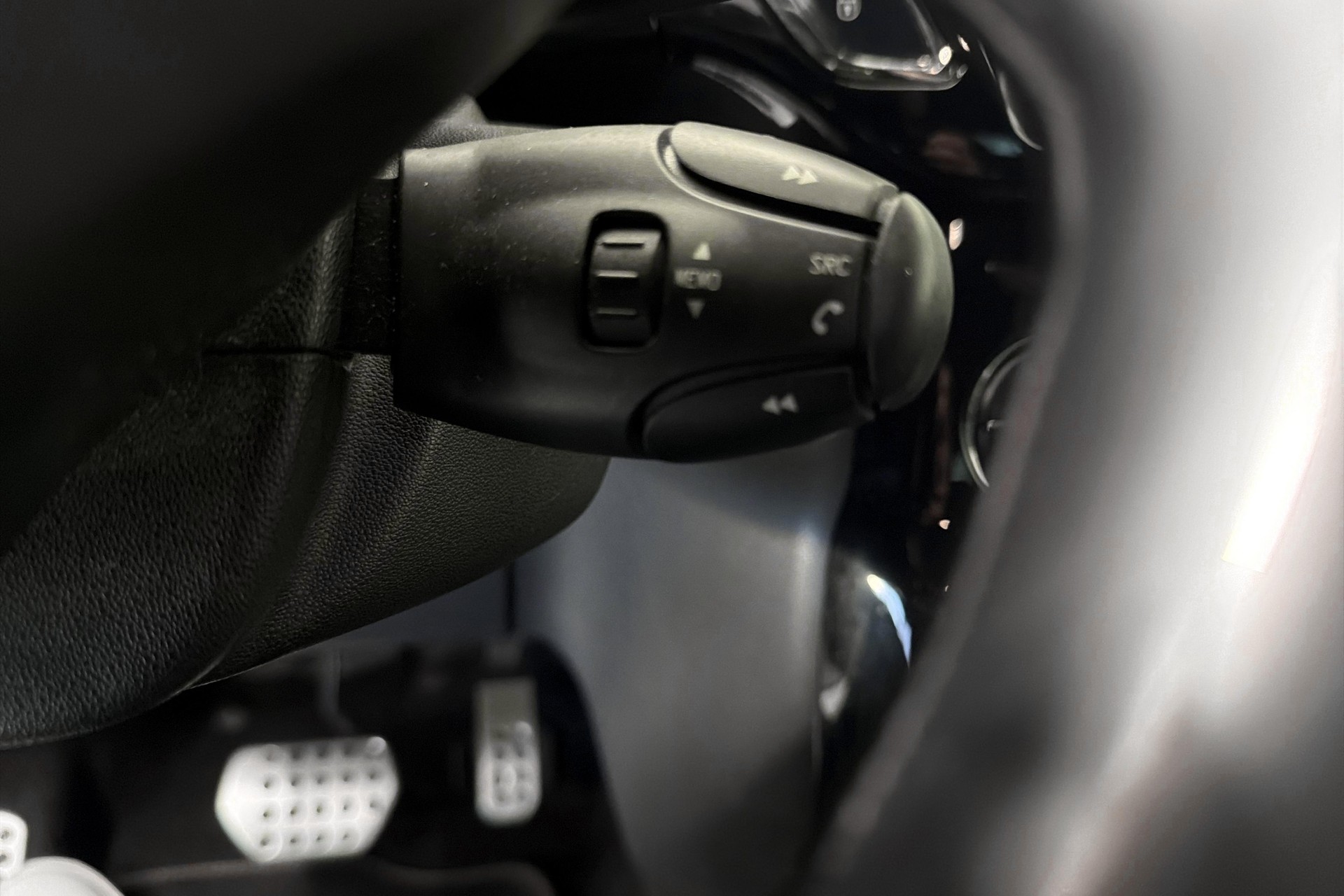 DS AUTOMOBILES DS 3 1.2 PureTech SO Chic EAT-image-13