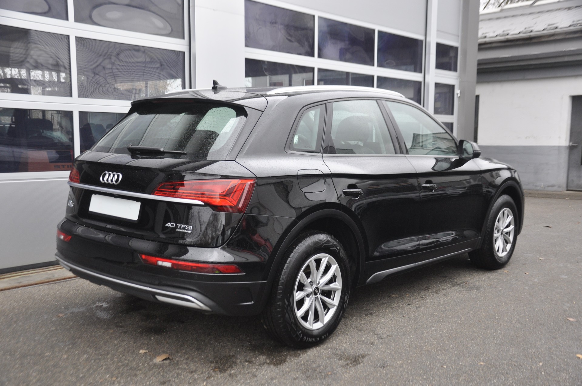 AUDI Q5 40 TFSI quattro S-tronic-image-3