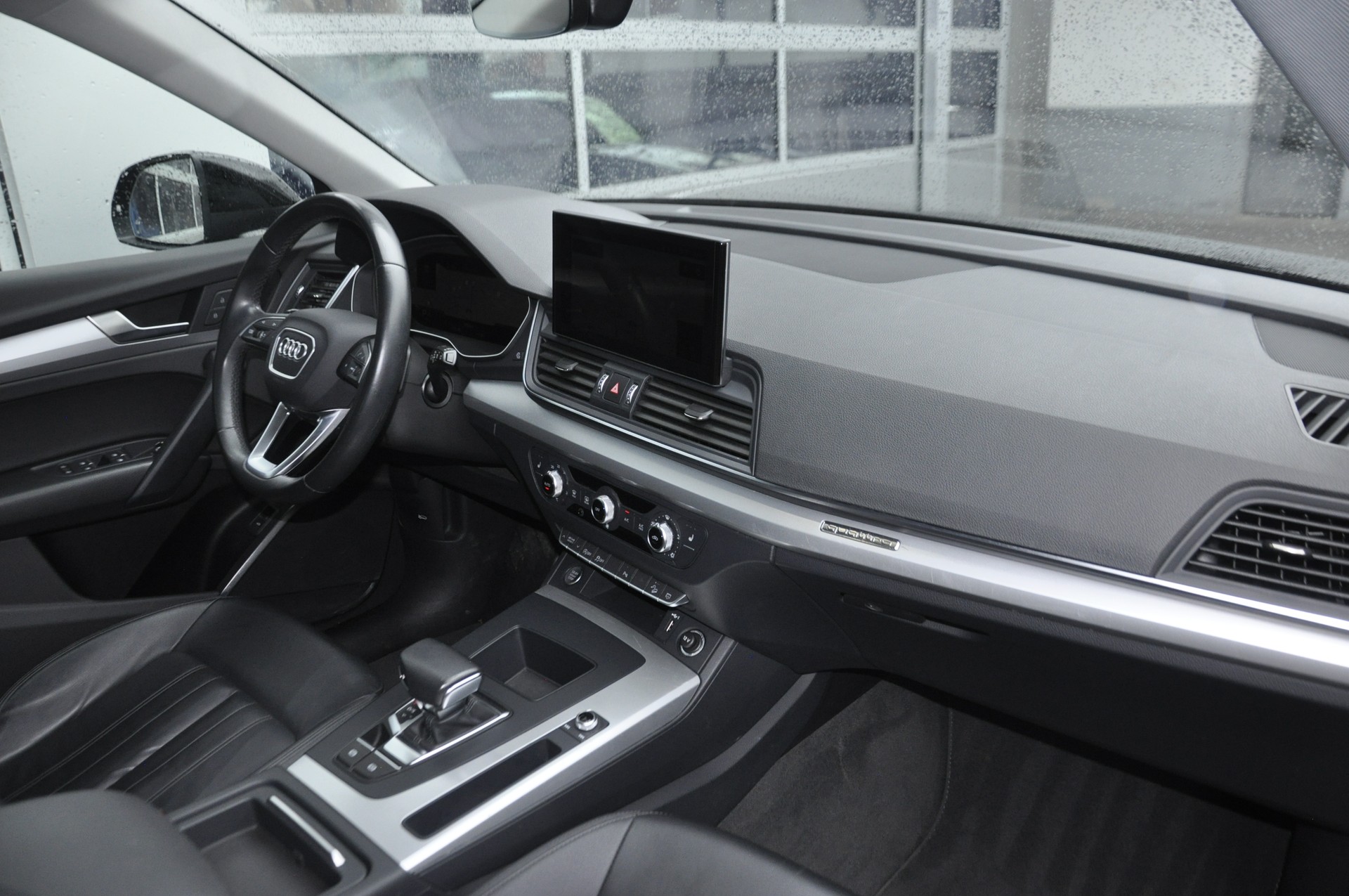 AUDI Q5 40 TFSI quattro S-tronic-image-7