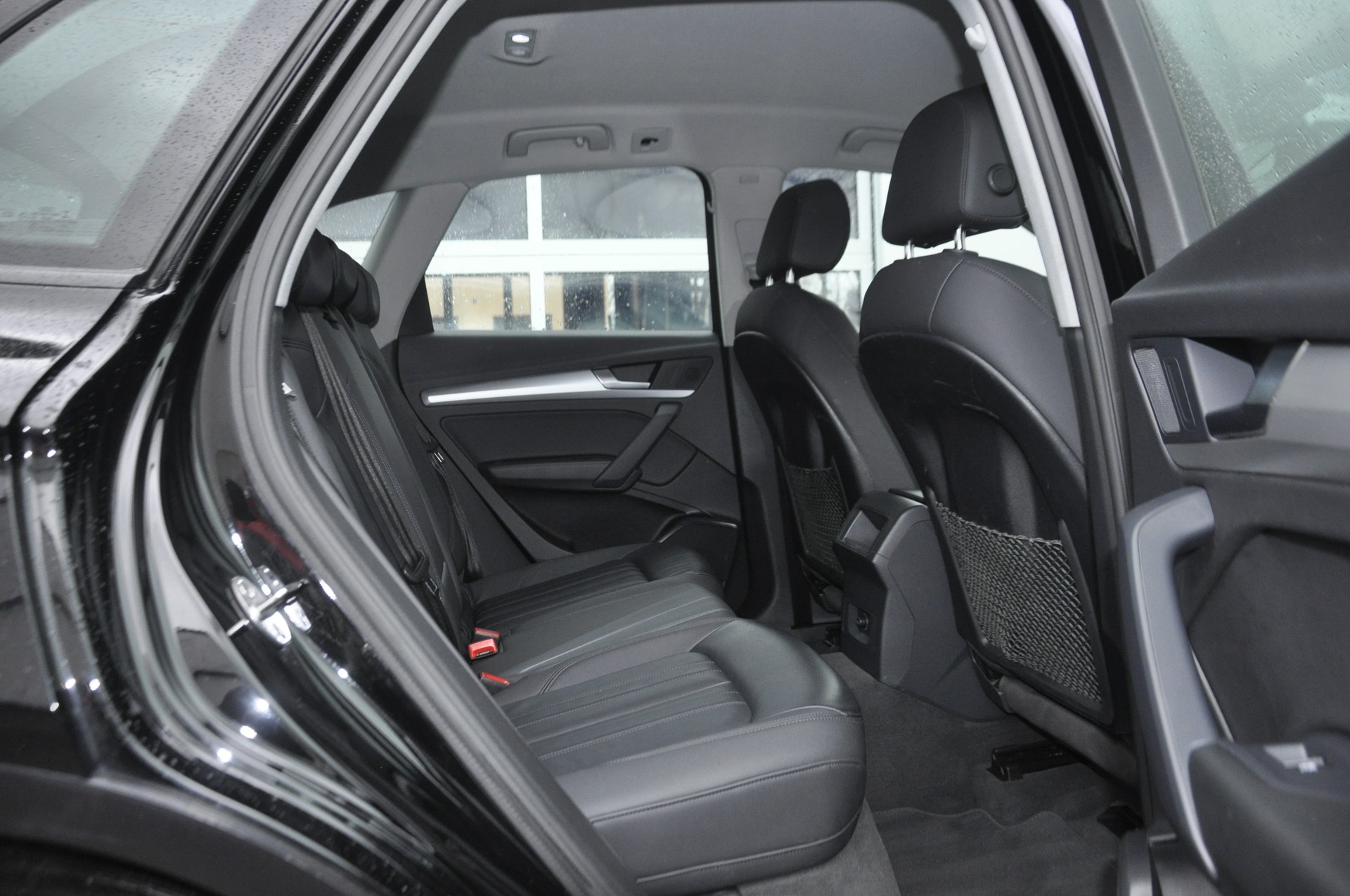 AUDI Q5 40 TFSI quattro S-tronic-image-8