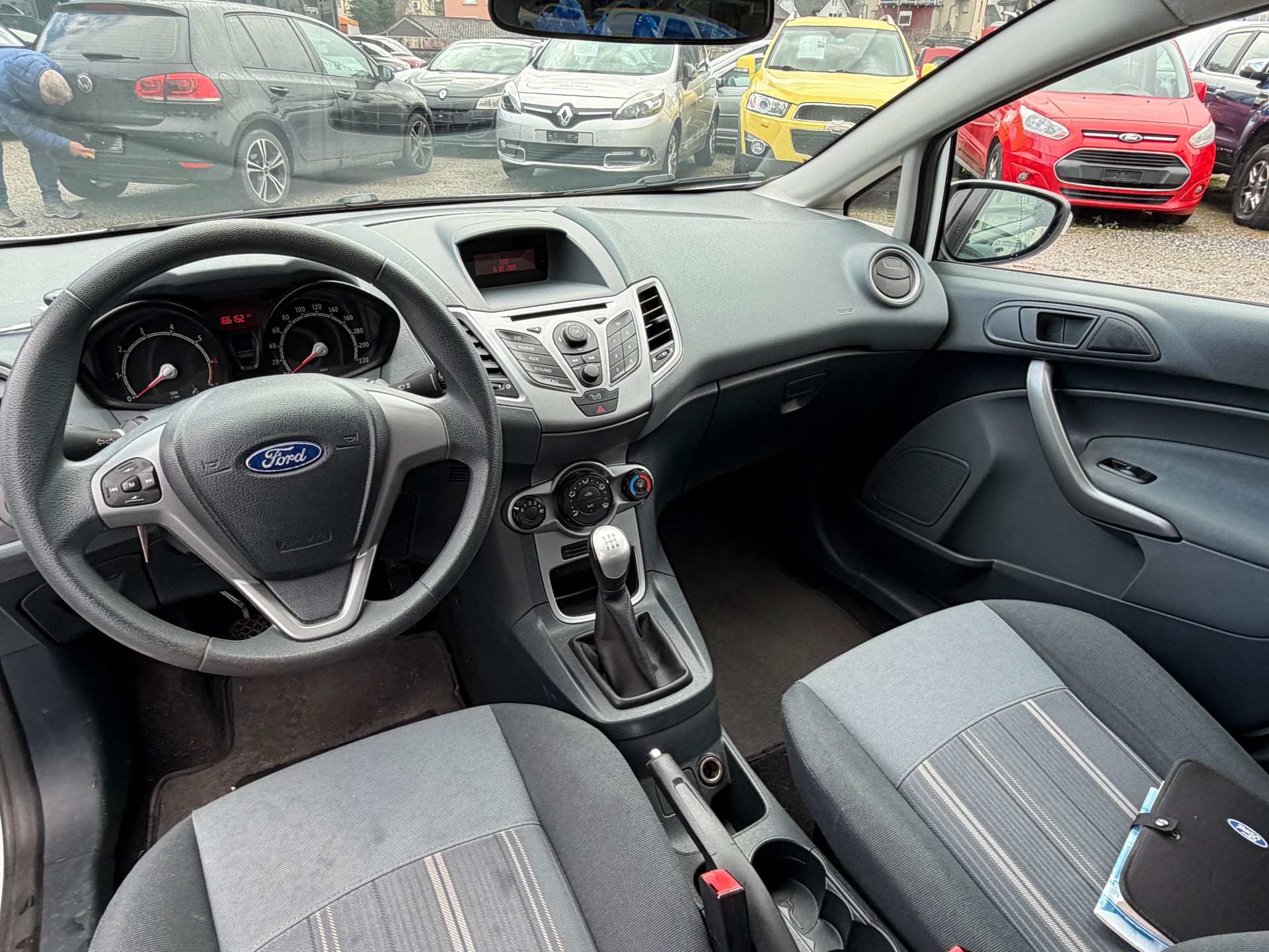 FORD Fiesta 1.25 16V Ambiente-image-11