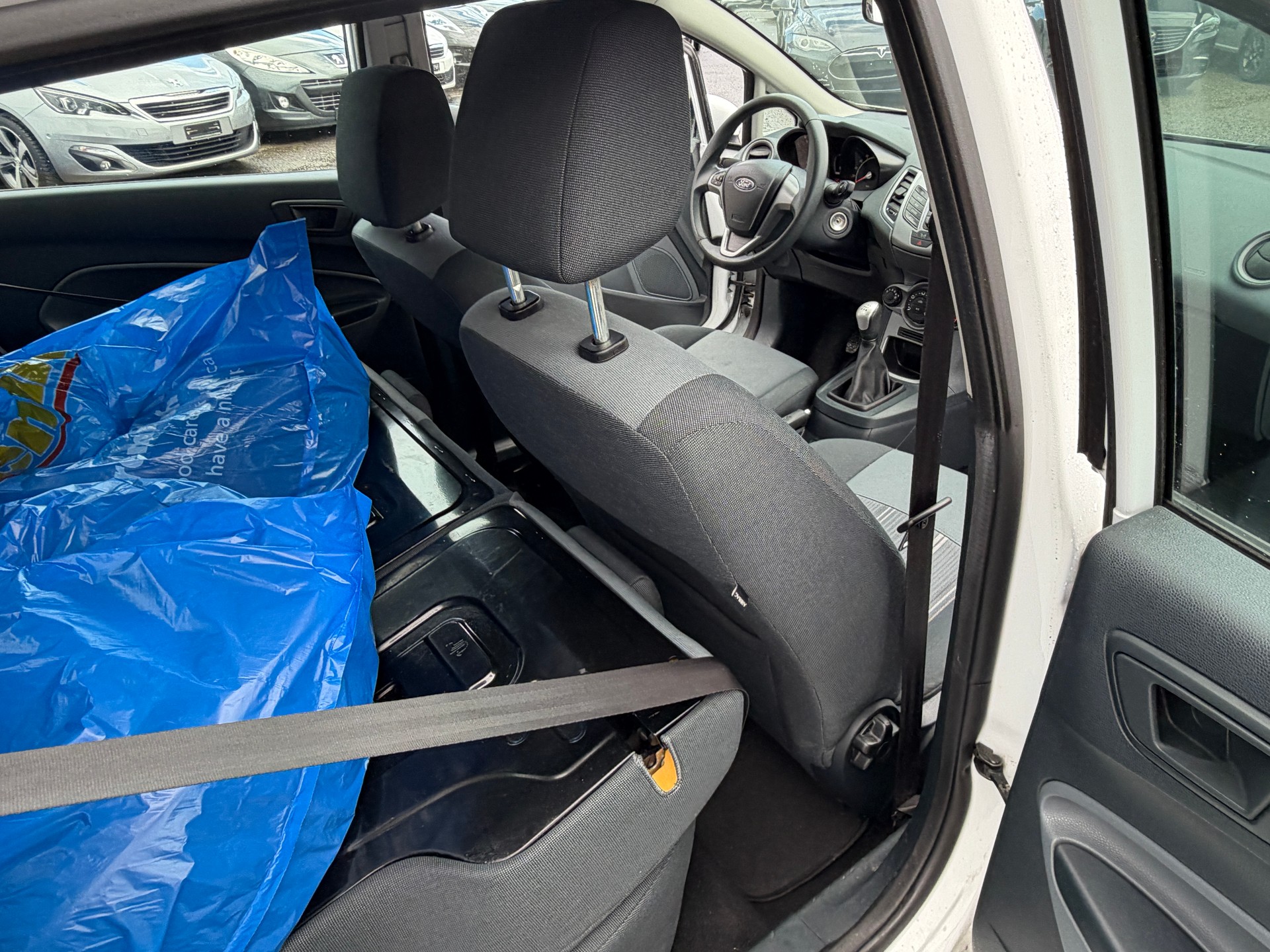 FORD Fiesta 1.25 16V Ambiente-image-9