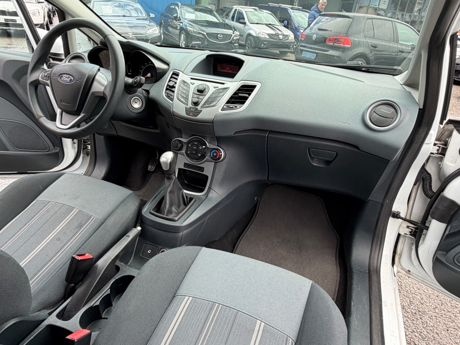 FORD Fiesta 1.25 16V Ambiente-image-6