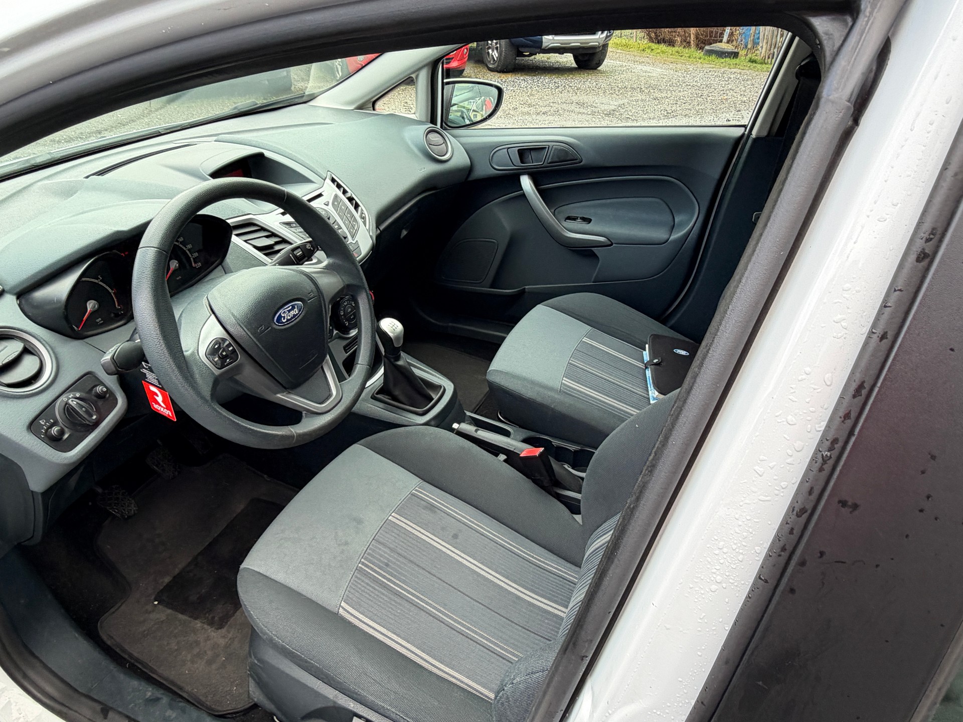 FORD Fiesta 1.25 16V Ambiente-image-10