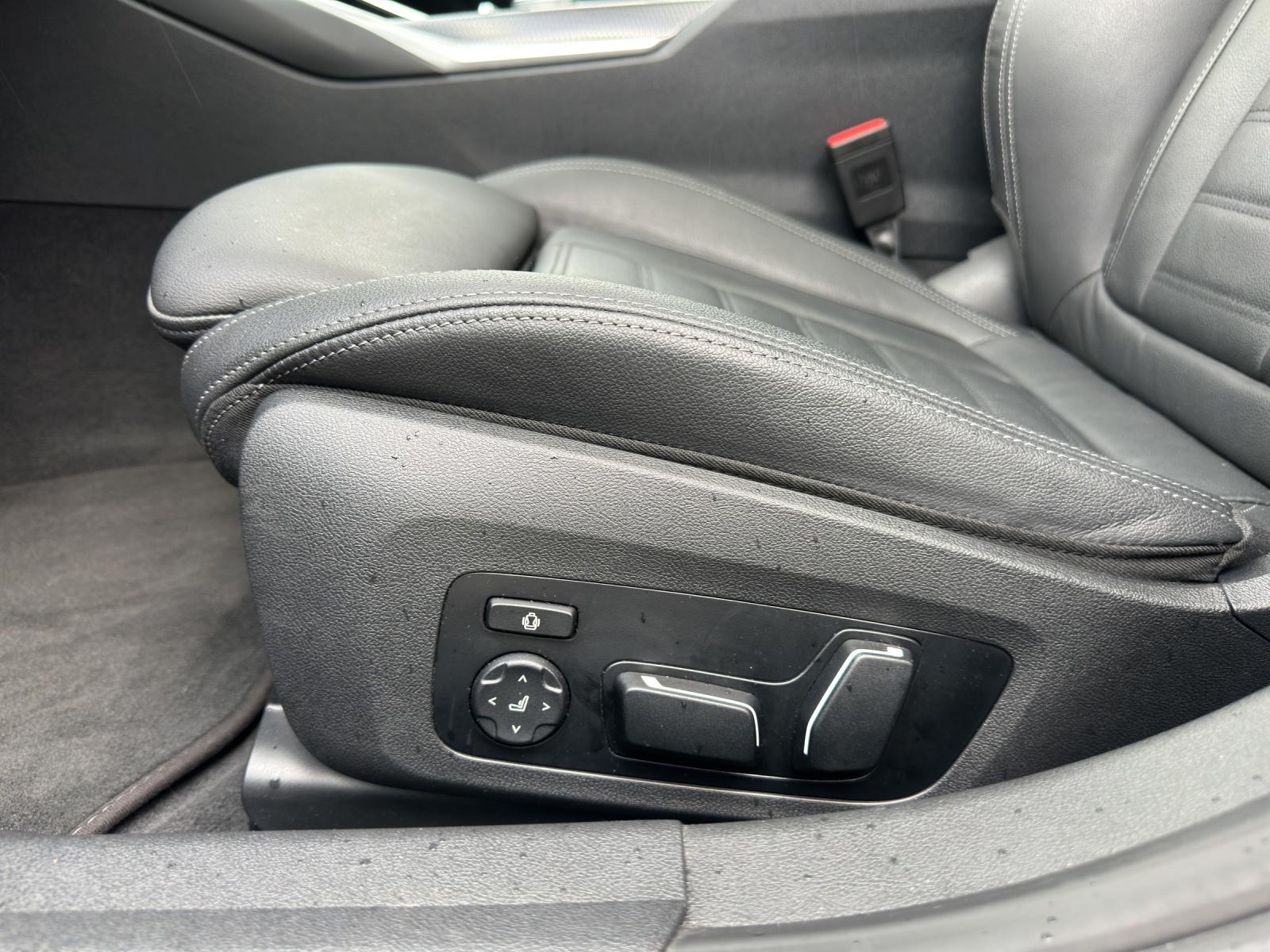 BMW 330e xDrive Touring M Sport-image-19