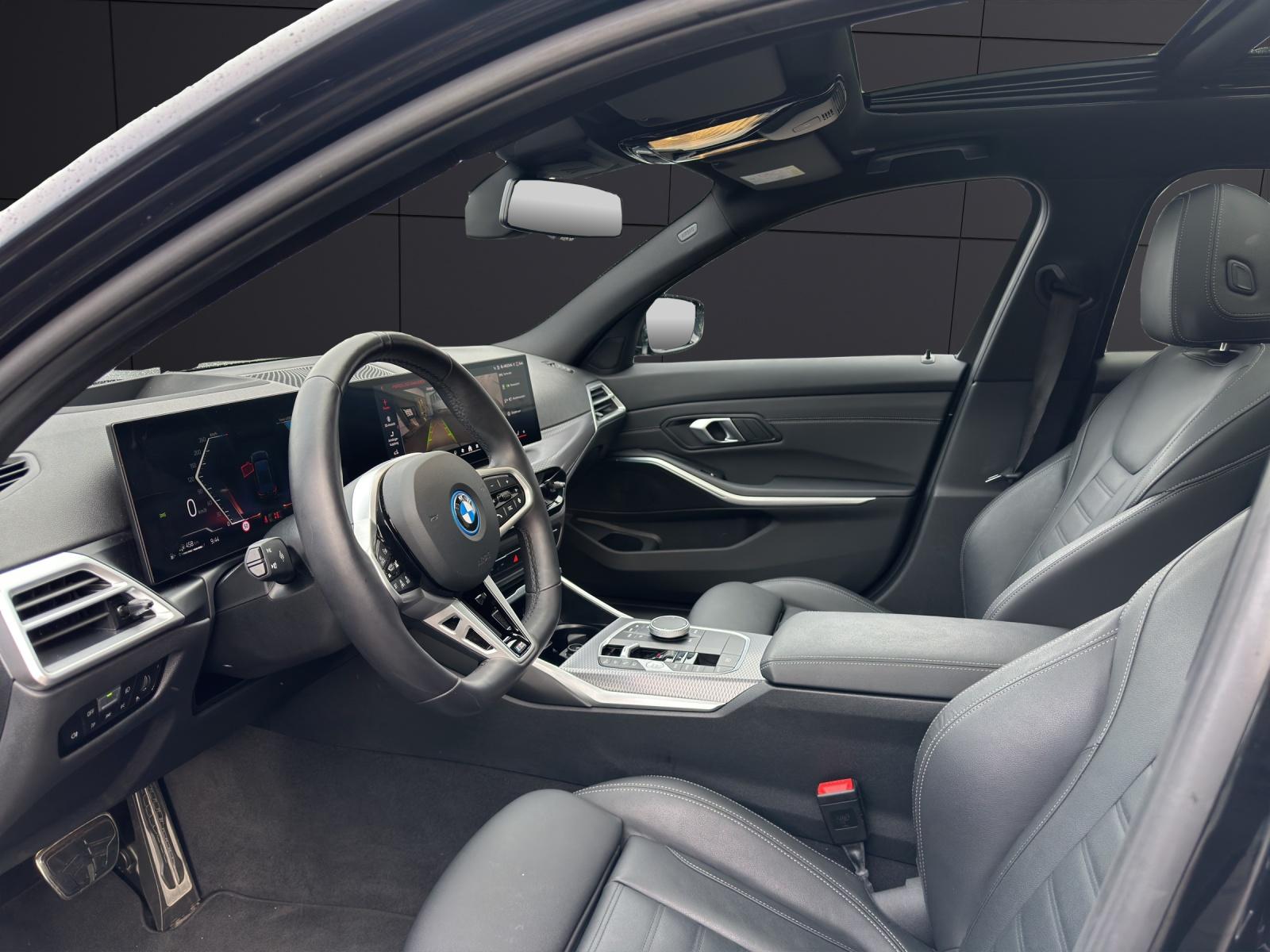 BMW 330e xDrive Touring M Sport-image-1