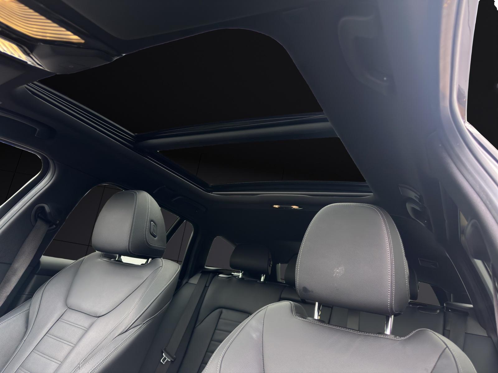 BMW 330e xDrive Touring M Sport-image-13