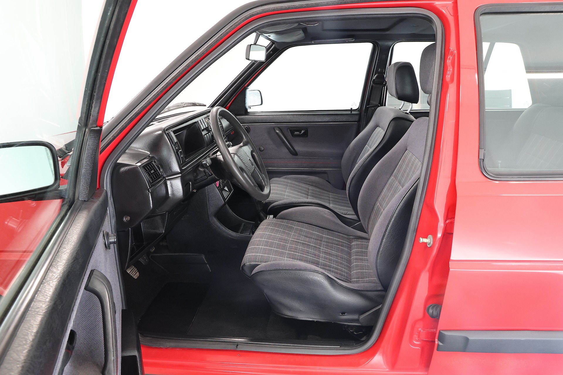 VW Golf 1800 GTI 16V**Veteranenfahrzeug**-image-9