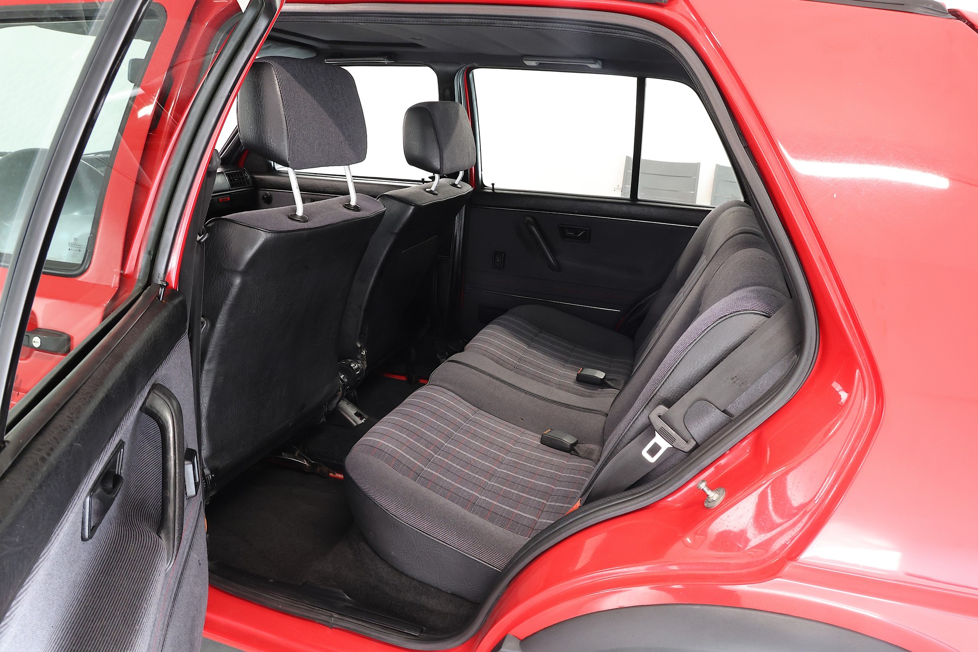 VW Golf 1800 GTI 16V**Veteranenfahrzeug**-image-18