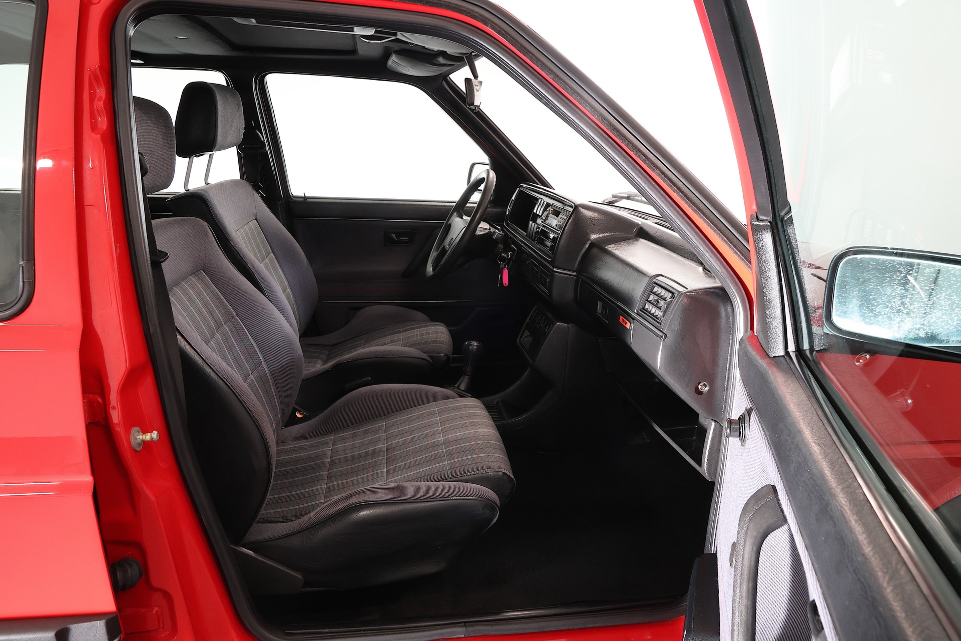 VW Golf 1800 GTI 16V**Veteranenfahrzeug**-image-15