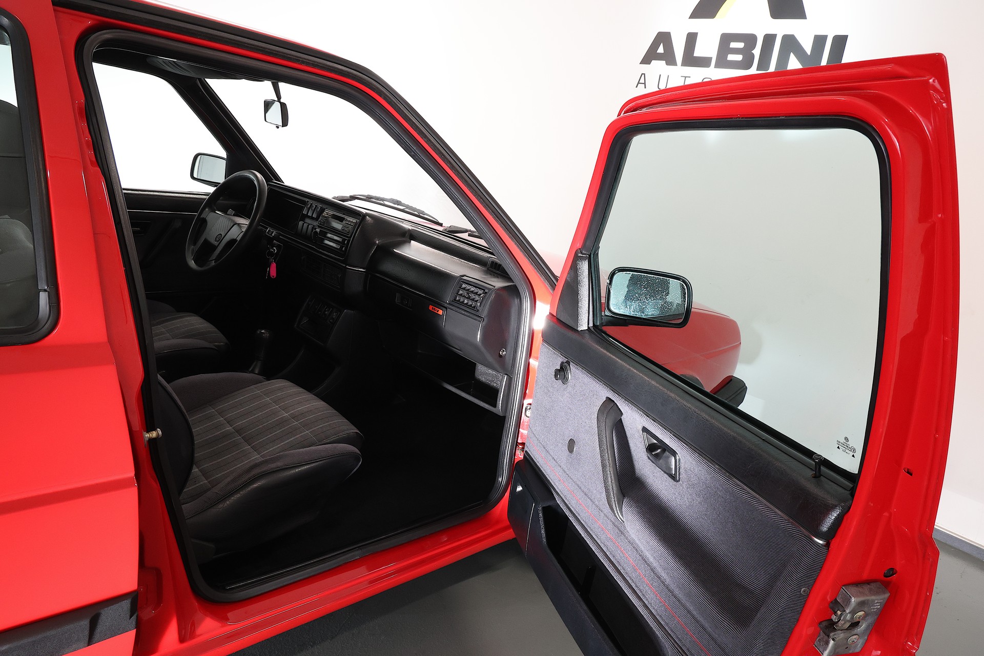 VW Golf 1800 GTI 16V**Veteranenfahrzeug**-image-14