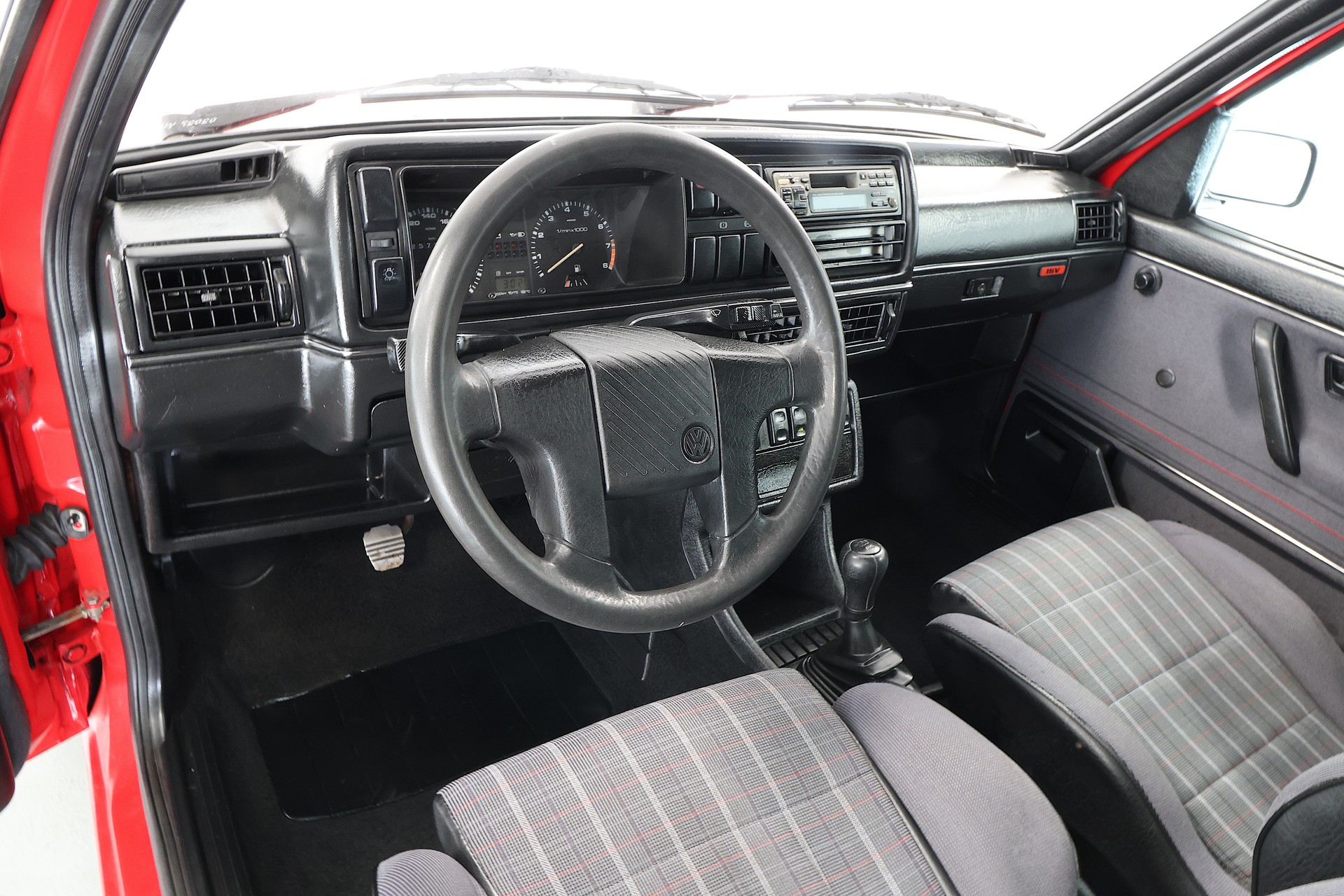 VW Golf 1800 GTI 16V**Veteranenfahrzeug**-image-11