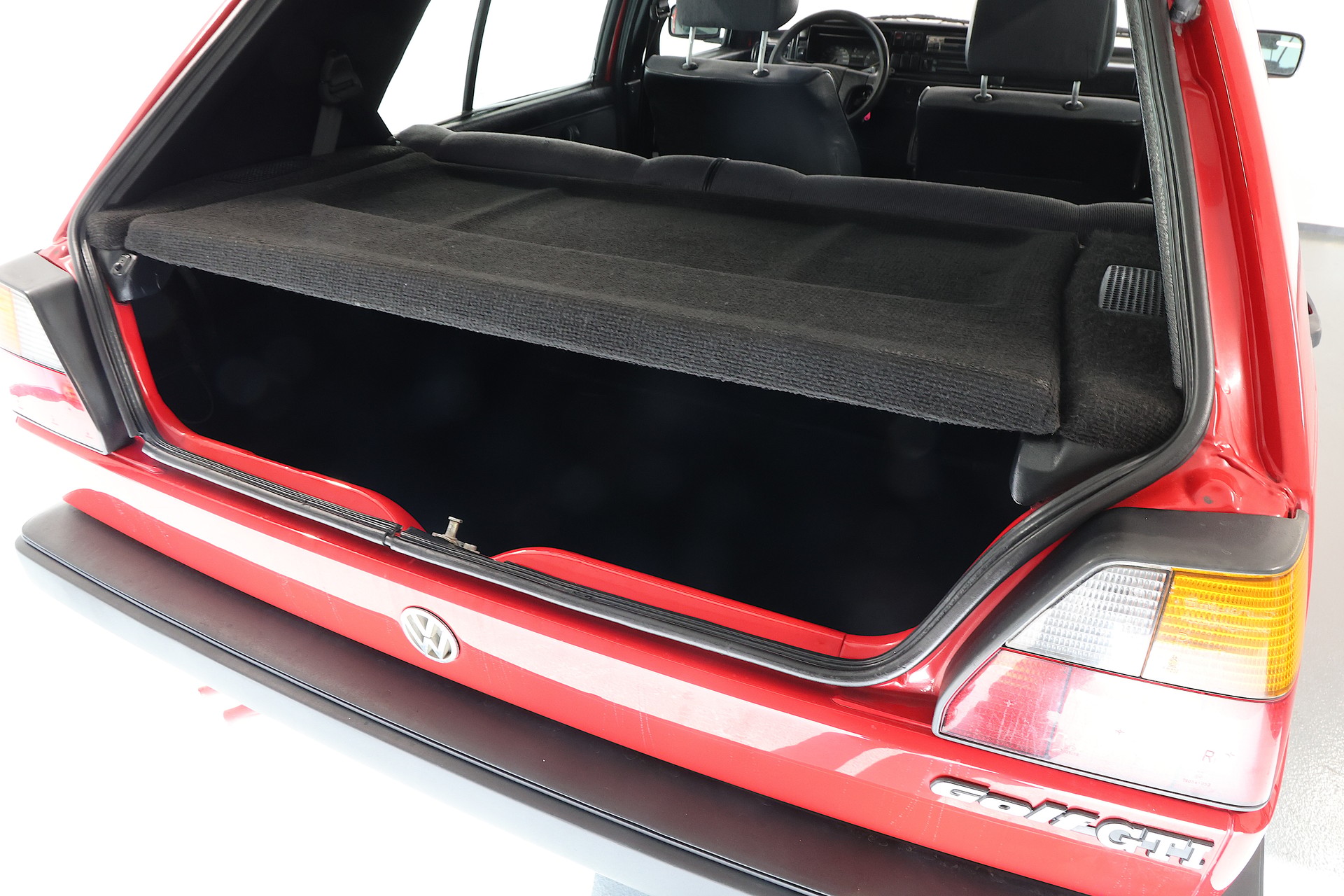 VW Golf 1800 GTI 16V**Veteranenfahrzeug**-image-19
