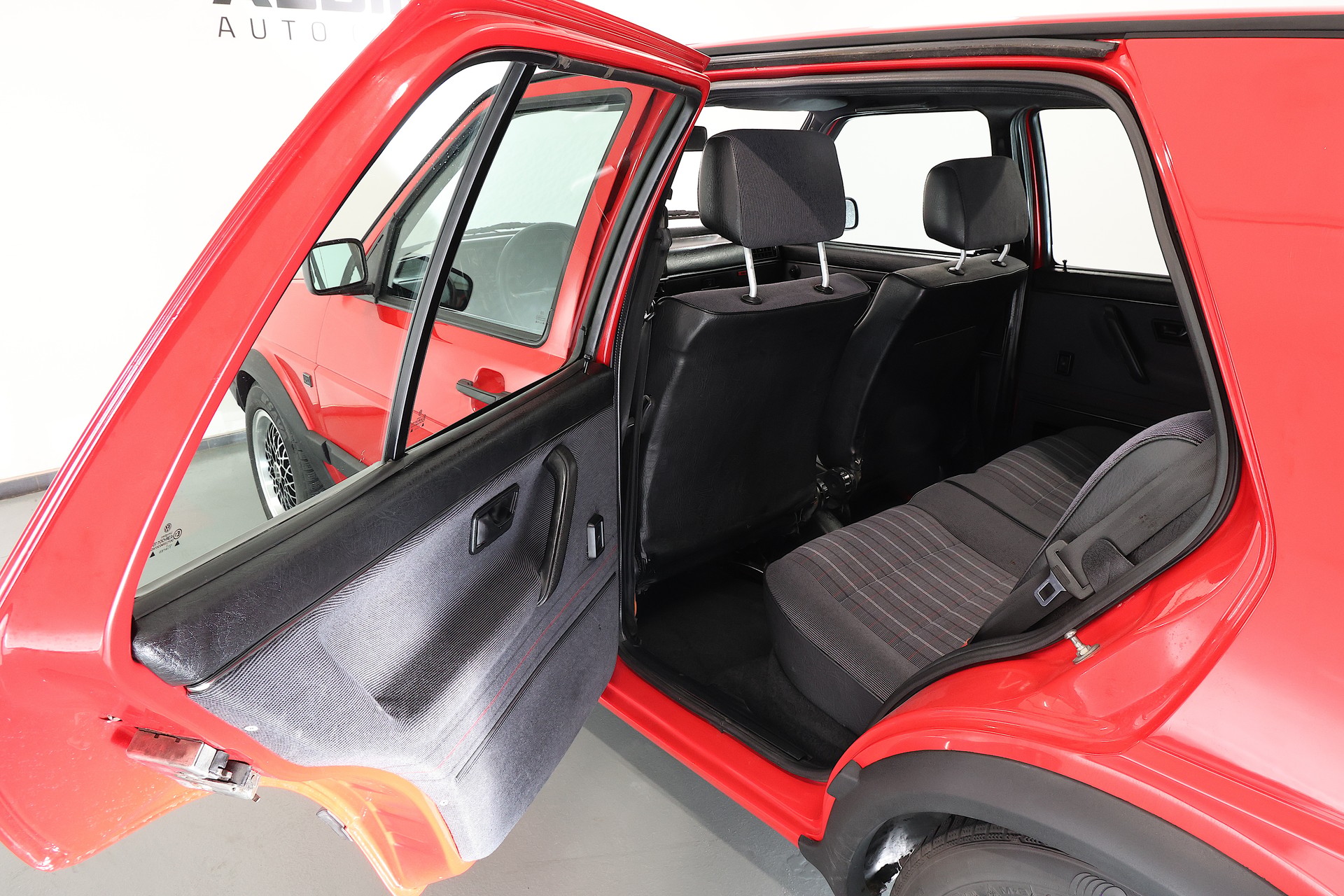 VW Golf 1800 GTI 16V**Veteranenfahrzeug**-image-17