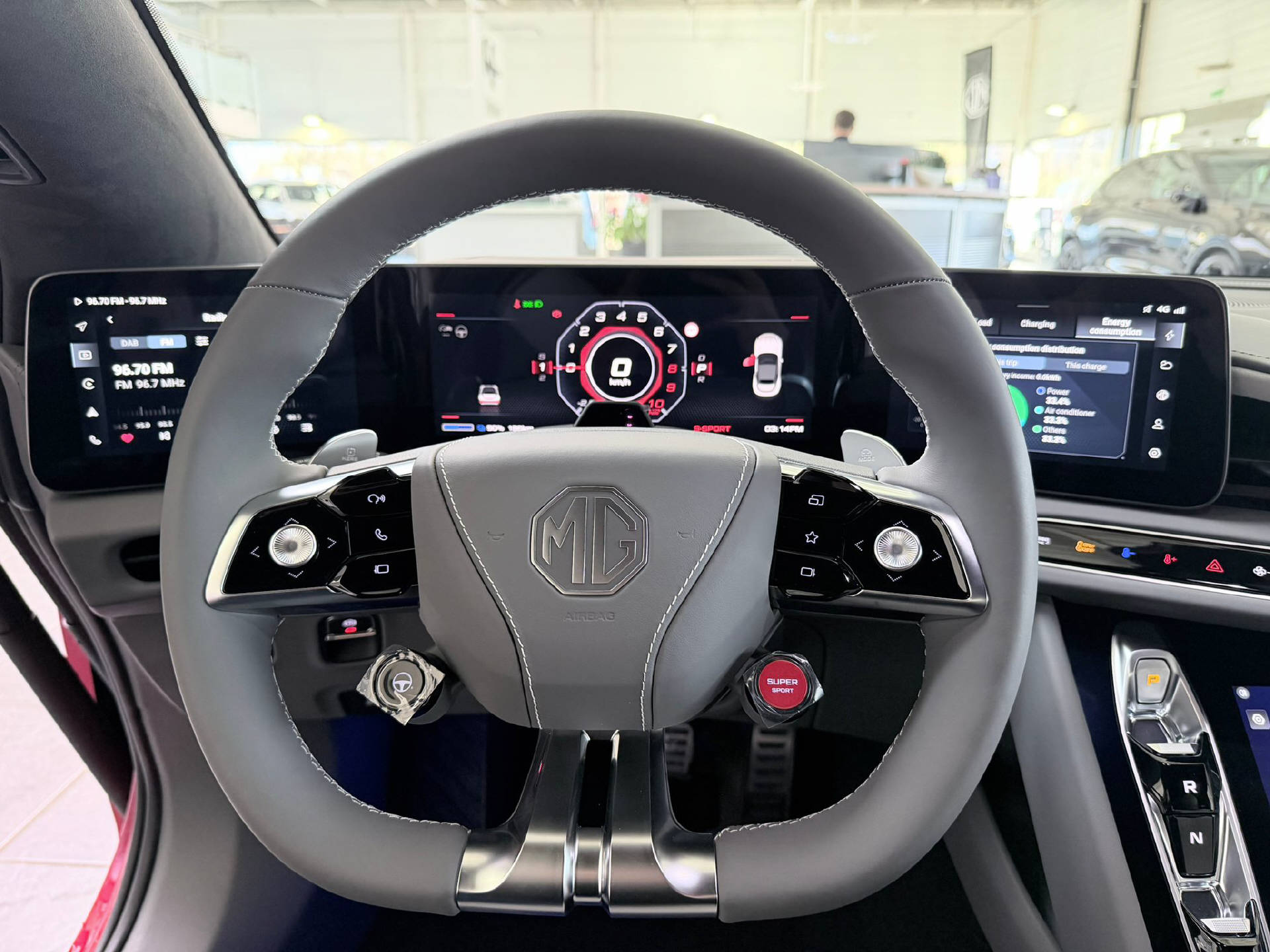 MG Cyberster 77kWh 4WD-image-10
