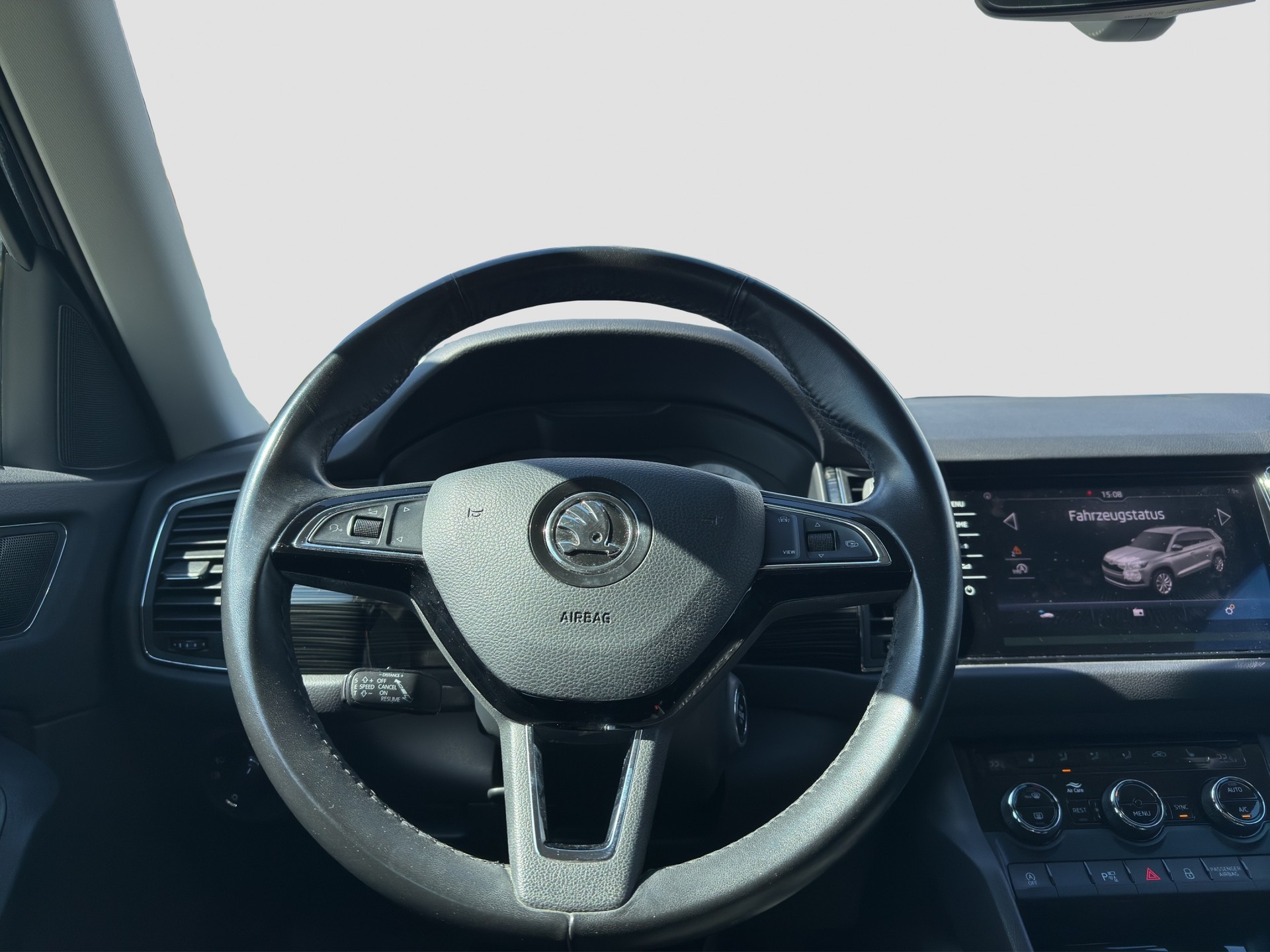SKODA Kodiaq 2.0 TDI CR Style 4x4 DSG ** Frisch ab MFK und Service ** CH Auto ** 1. Hand **-image-11